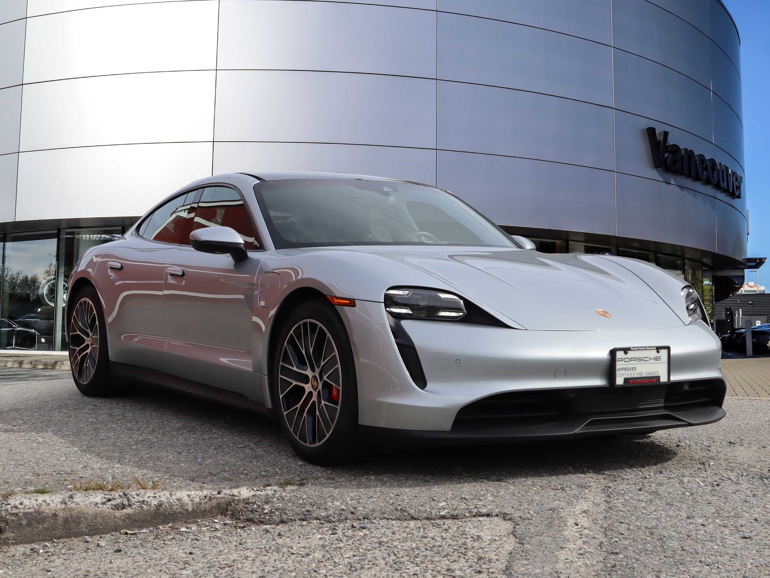Porsche Taycan  2020 à Vancouver, Colombie-Britannique