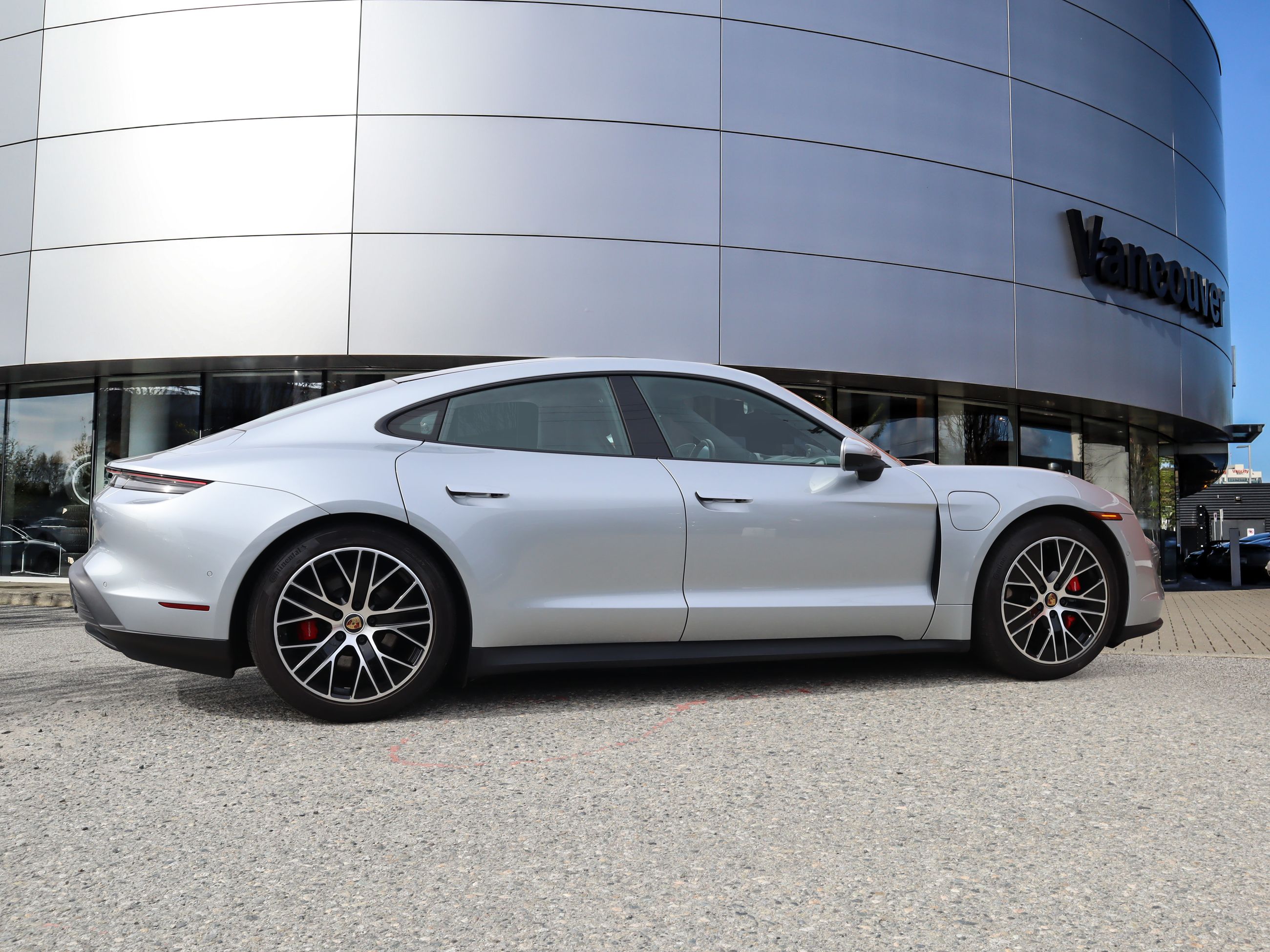 Porsche Taycan  2020 à Vancouver, Colombie-Britannique