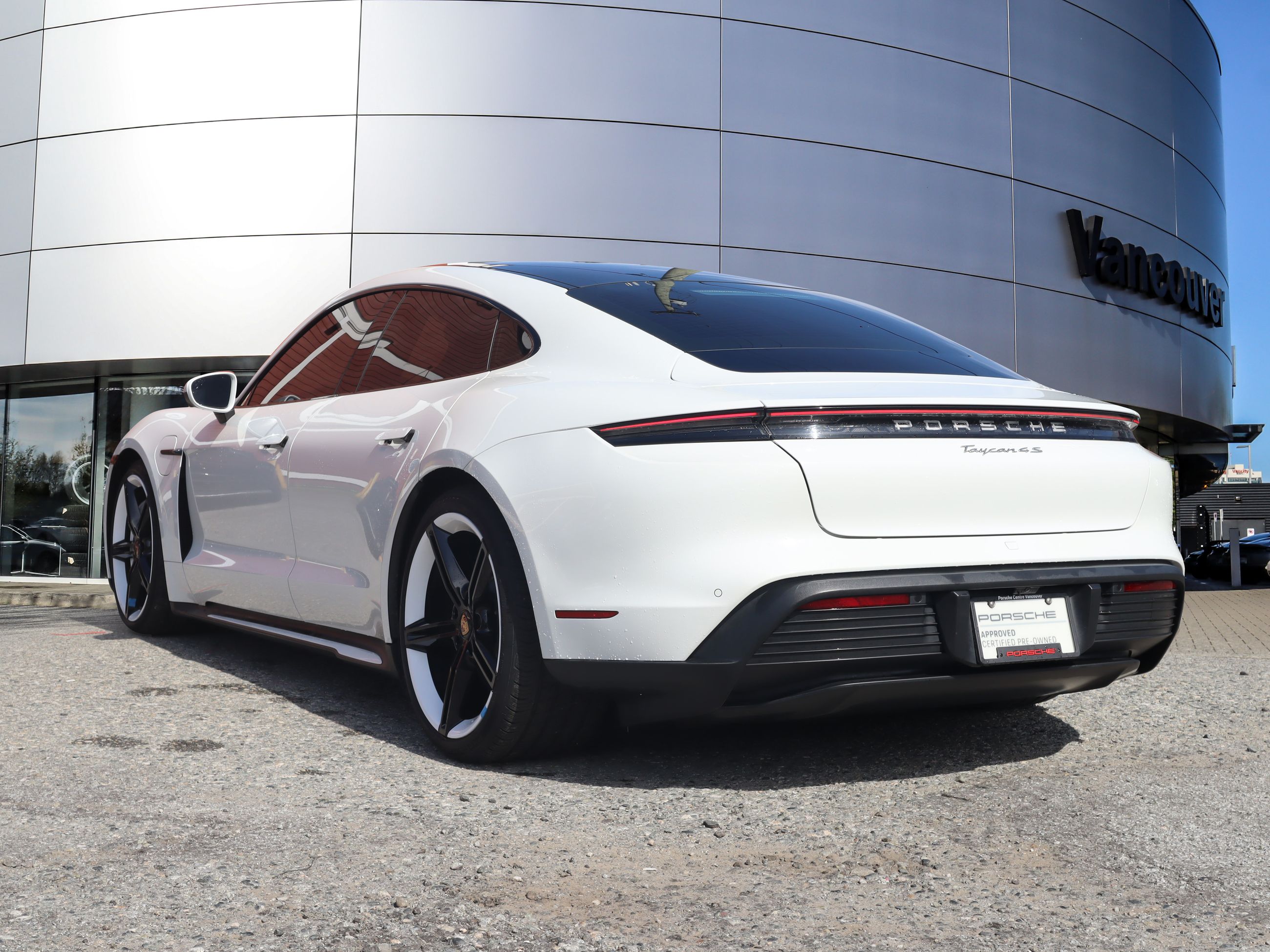 Porsche Taycan  2021 à Vancouver, Colombie-Britannique
