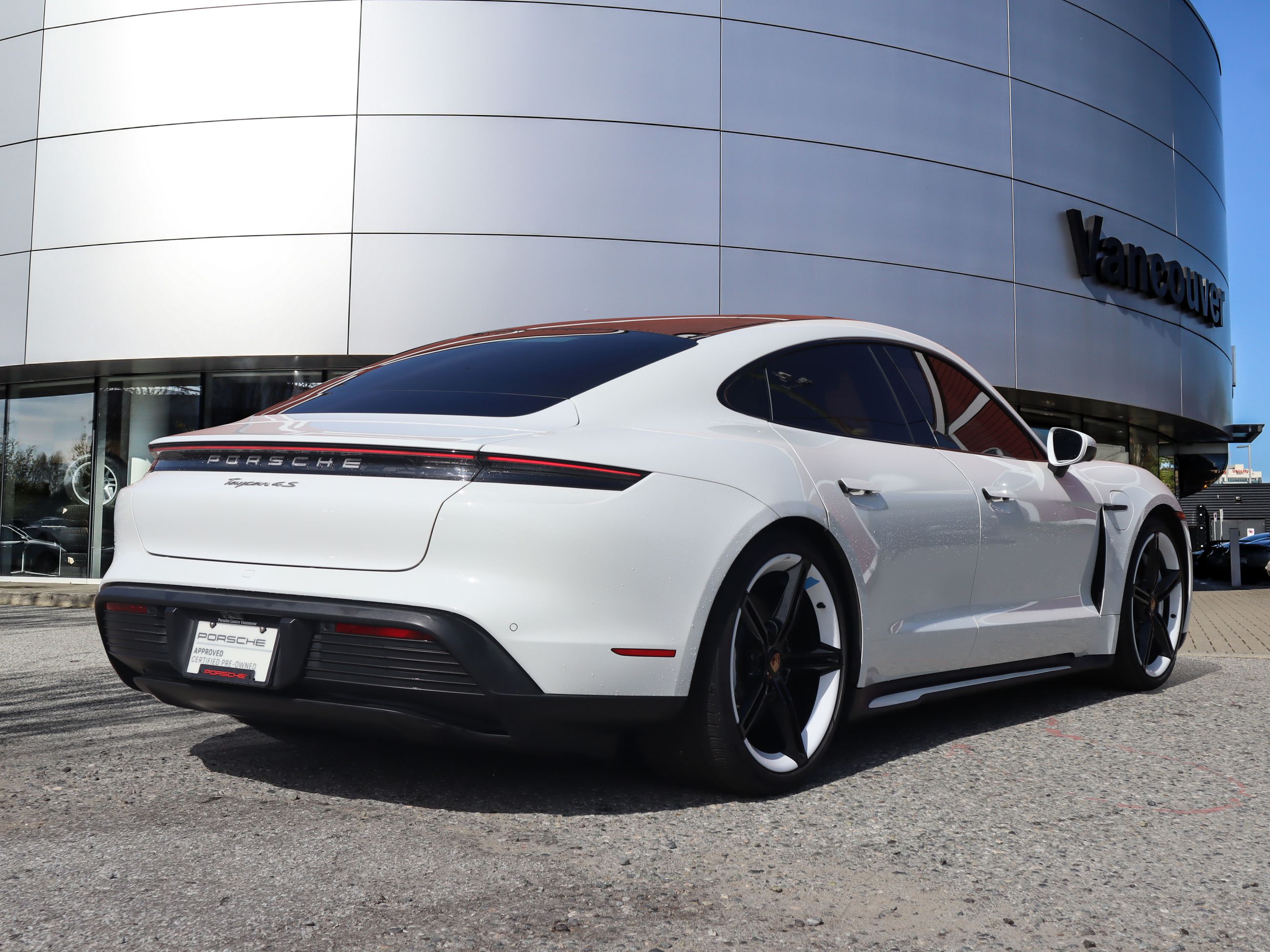 Porsche Taycan  2021 à Vancouver, Colombie-Britannique