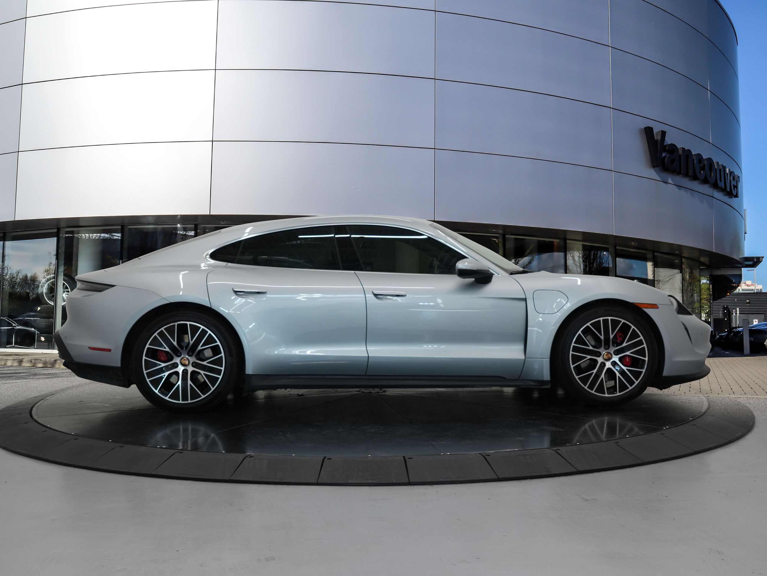 Porsche Taycan  2021 à Vancouver, Colombie-Britannique