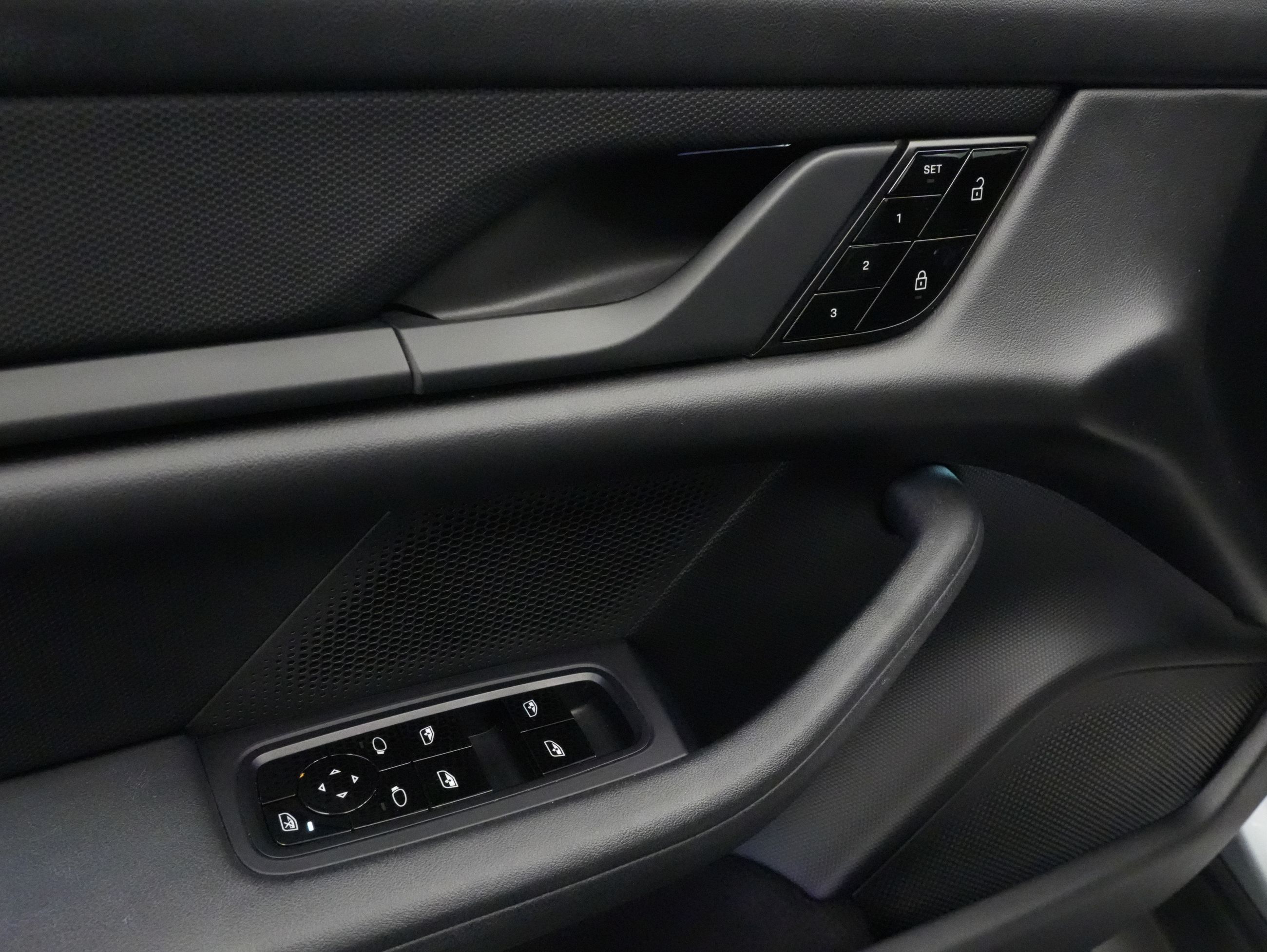 Porsche Taycan  2021 à Vancouver, Colombie-Britannique