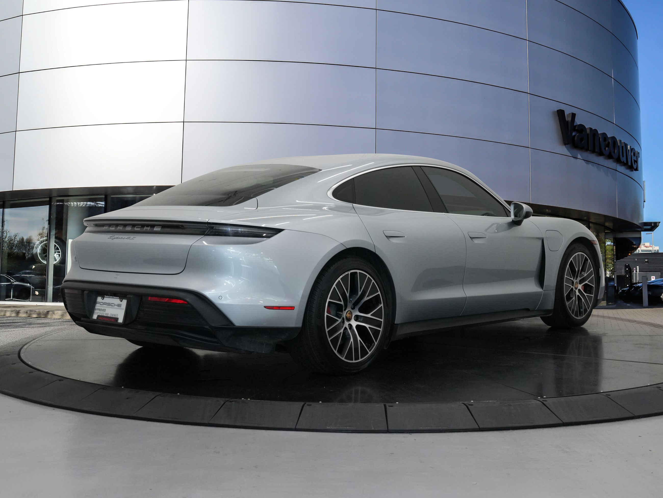 Porsche Taycan  2021 à Vancouver, Colombie-Britannique
