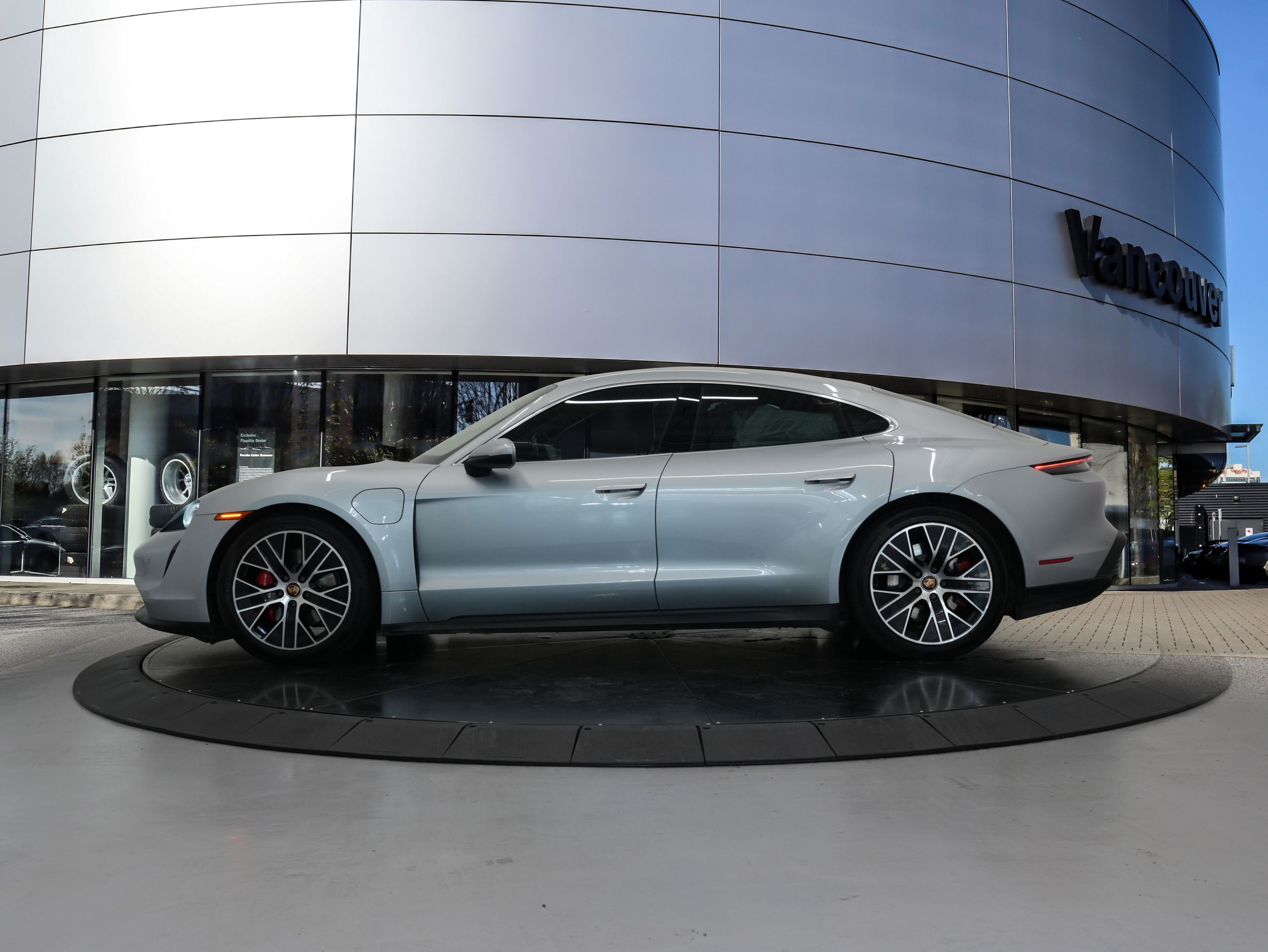 Porsche Taycan  2021 à Vancouver, Colombie-Britannique