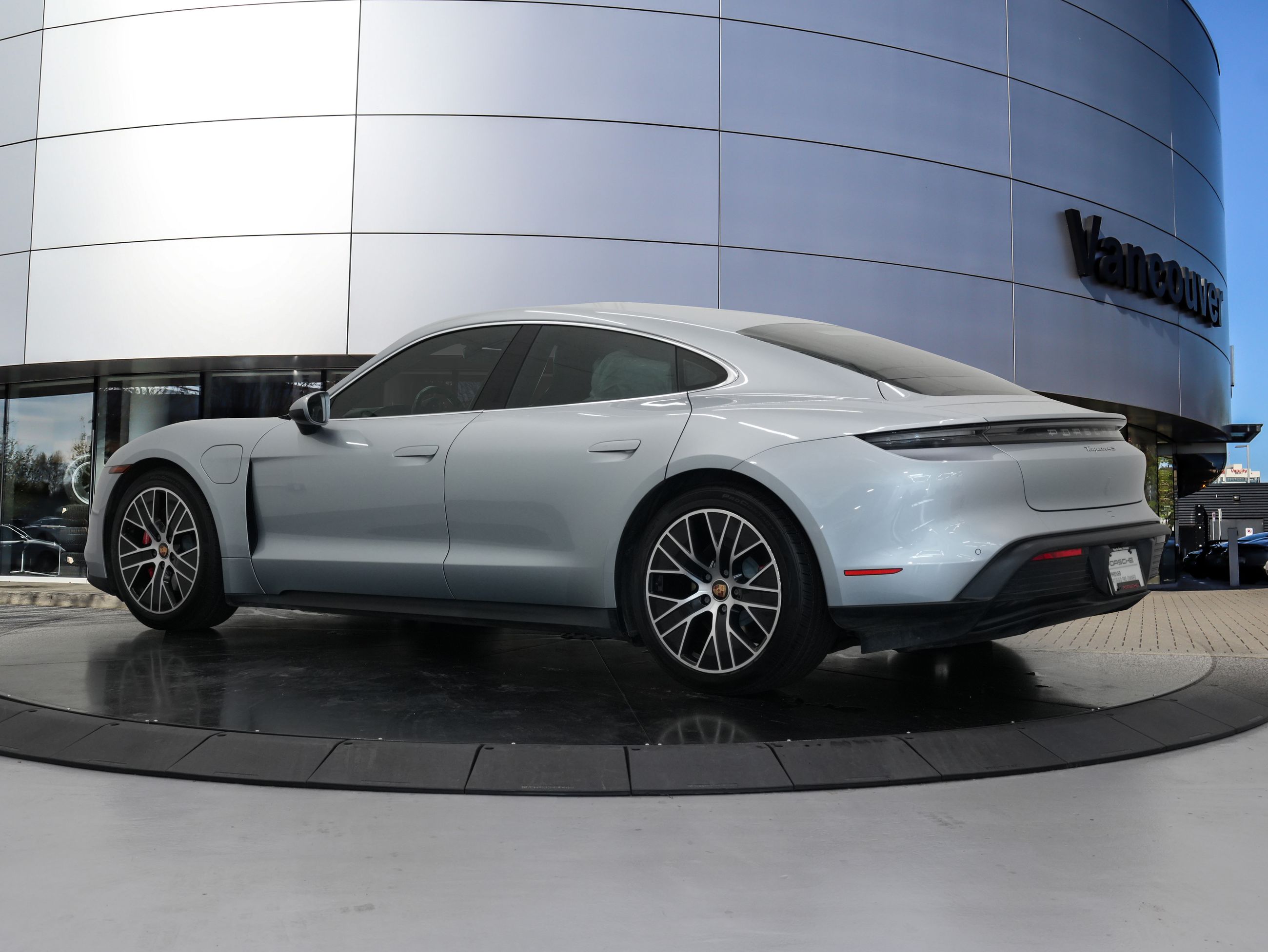 Porsche Taycan  2021 à Vancouver, Colombie-Britannique