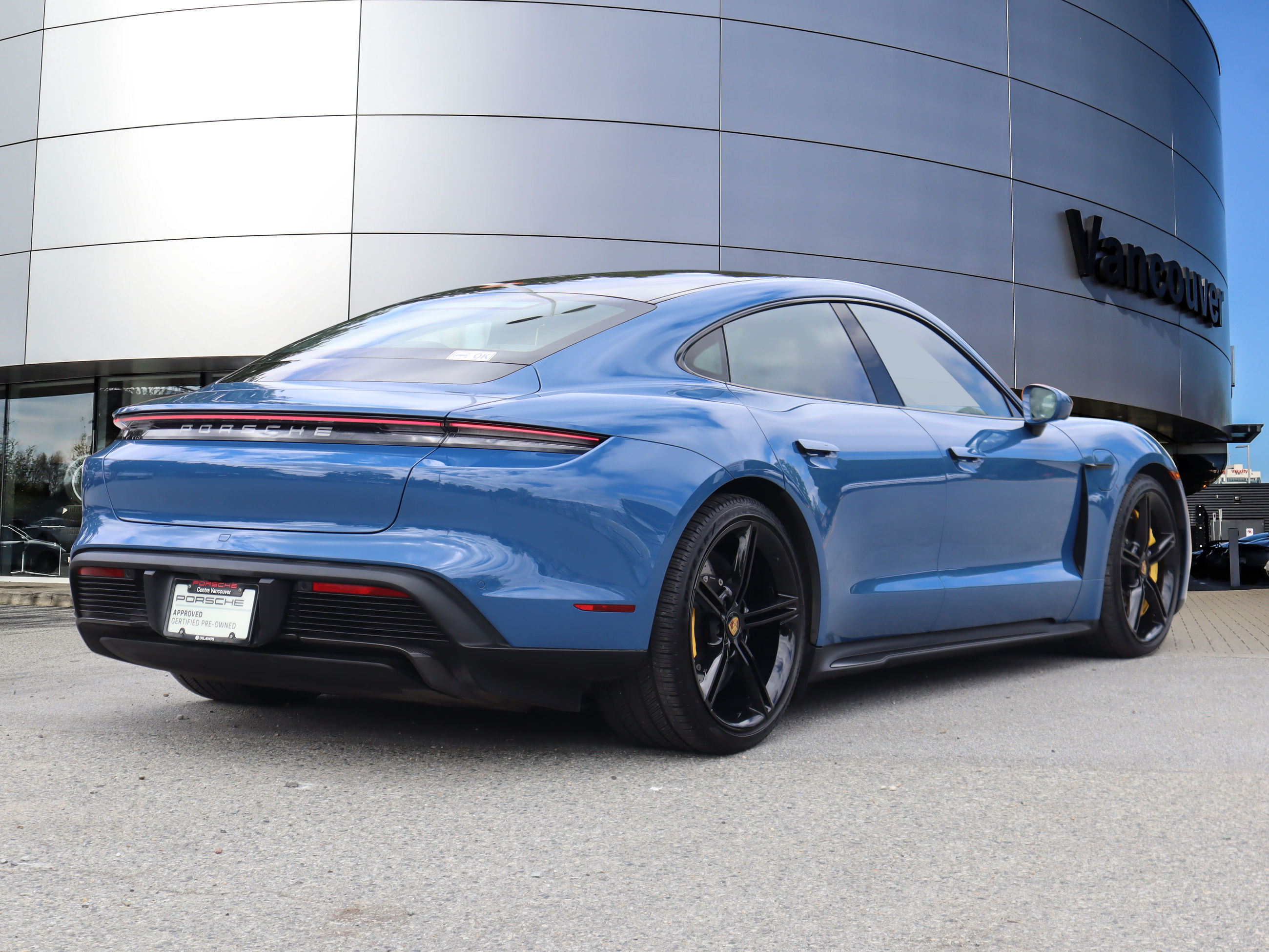 Porsche Taycan  2022 à Vancouver, Colombie-Britannique