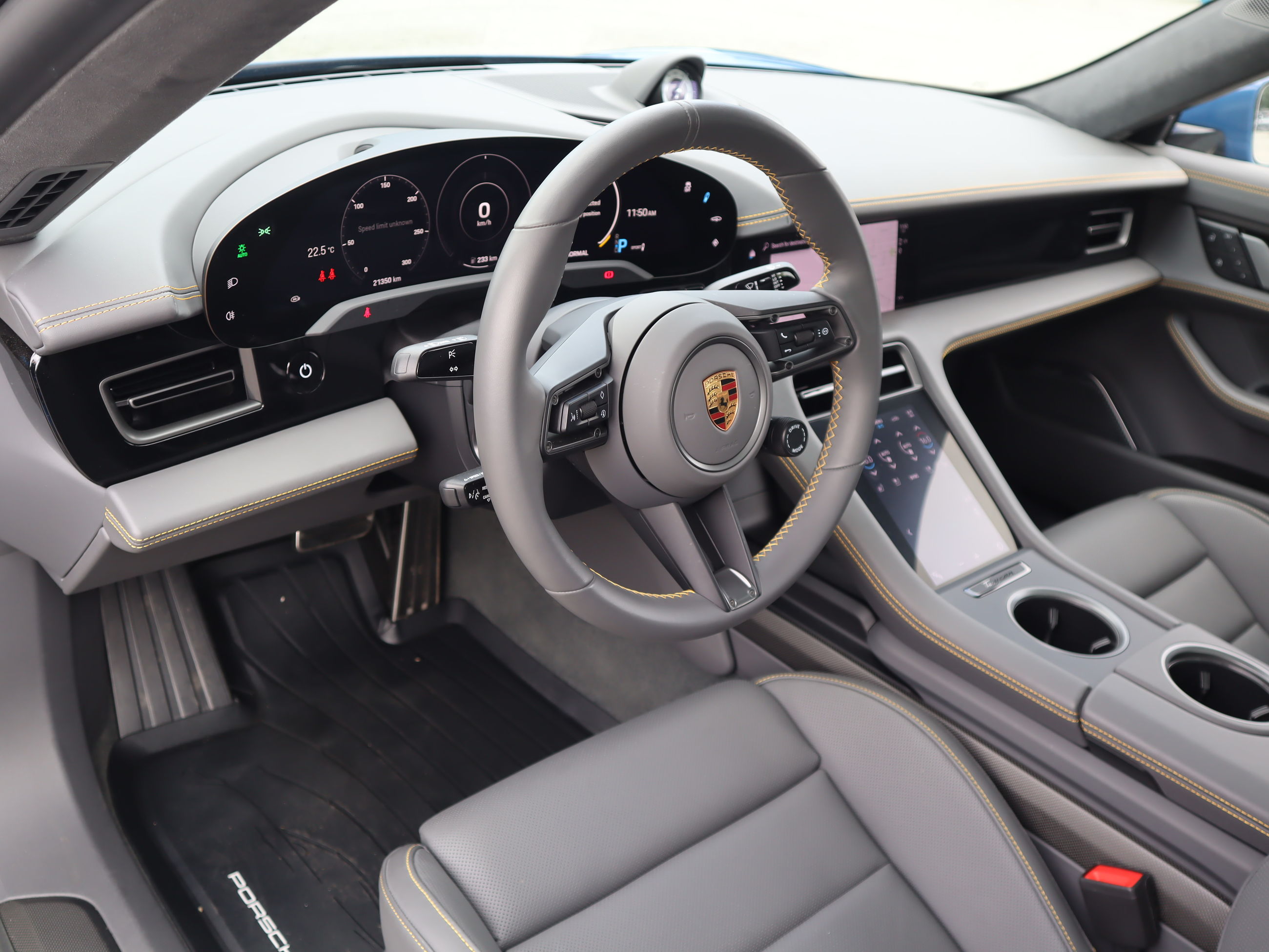 Porsche Taycan  2022 à Vancouver, Colombie-Britannique