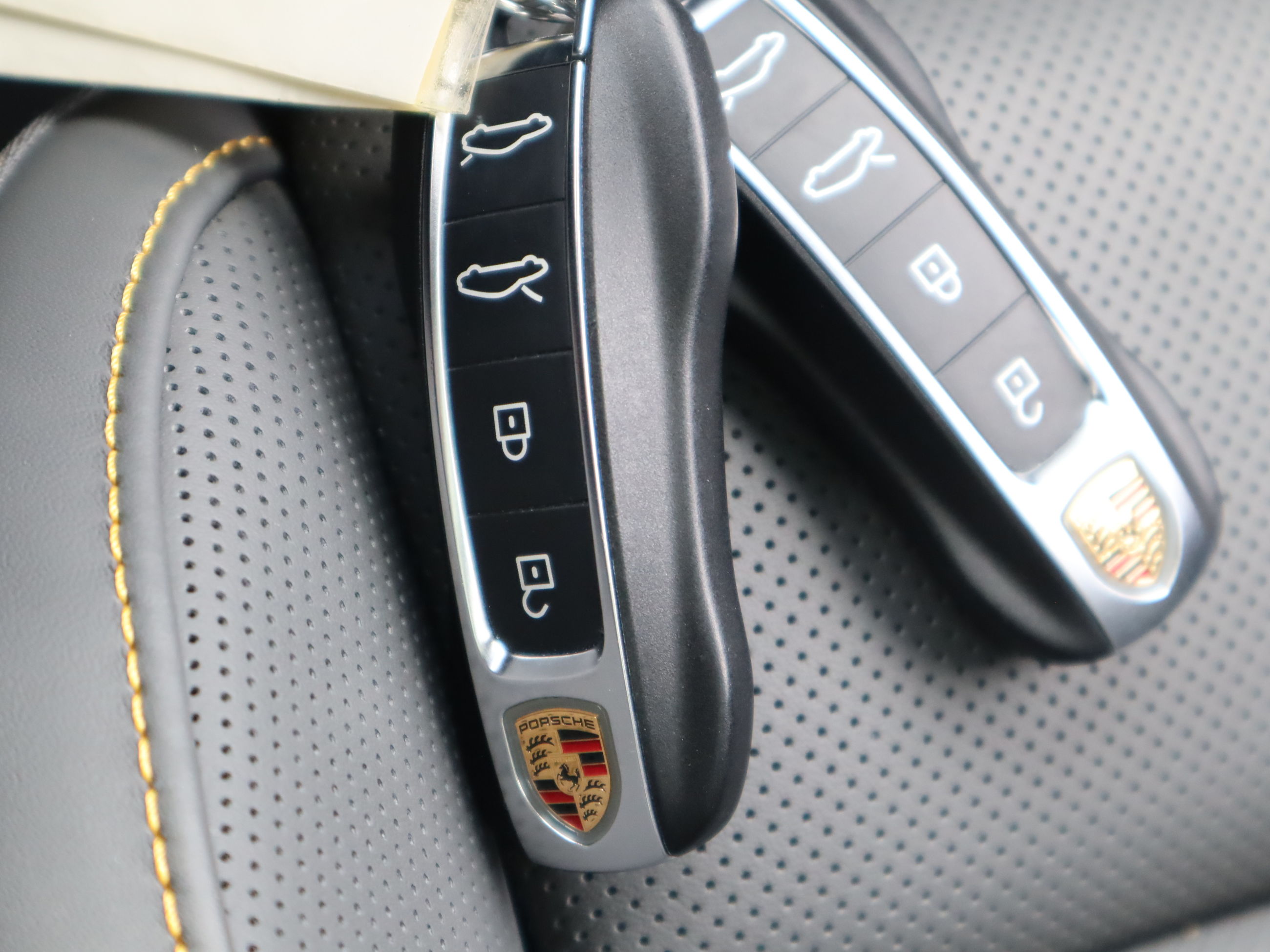 Porsche Taycan  2022 à Vancouver, Colombie-Britannique