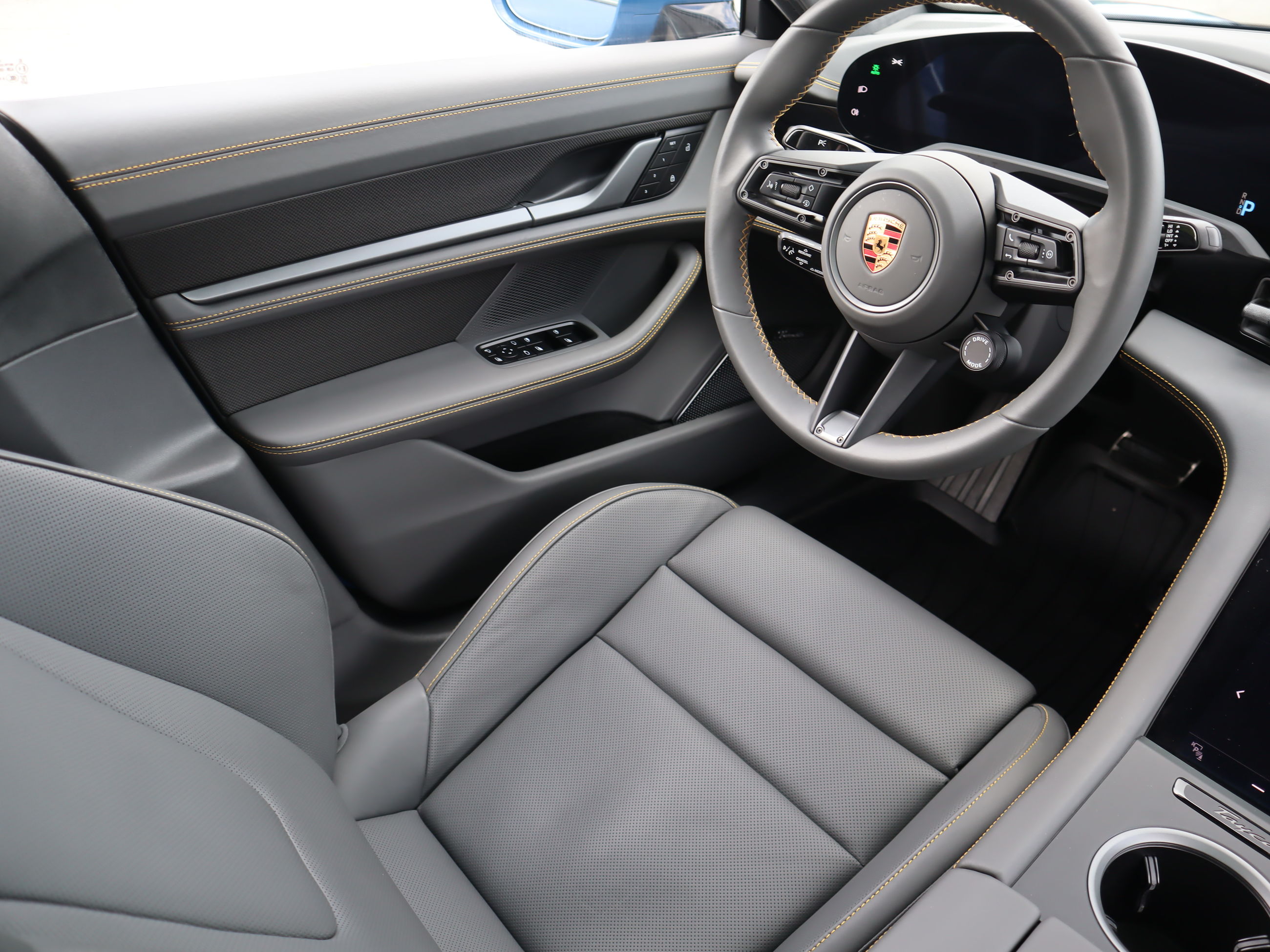 Porsche Taycan  2022 à Vancouver, Colombie-Britannique