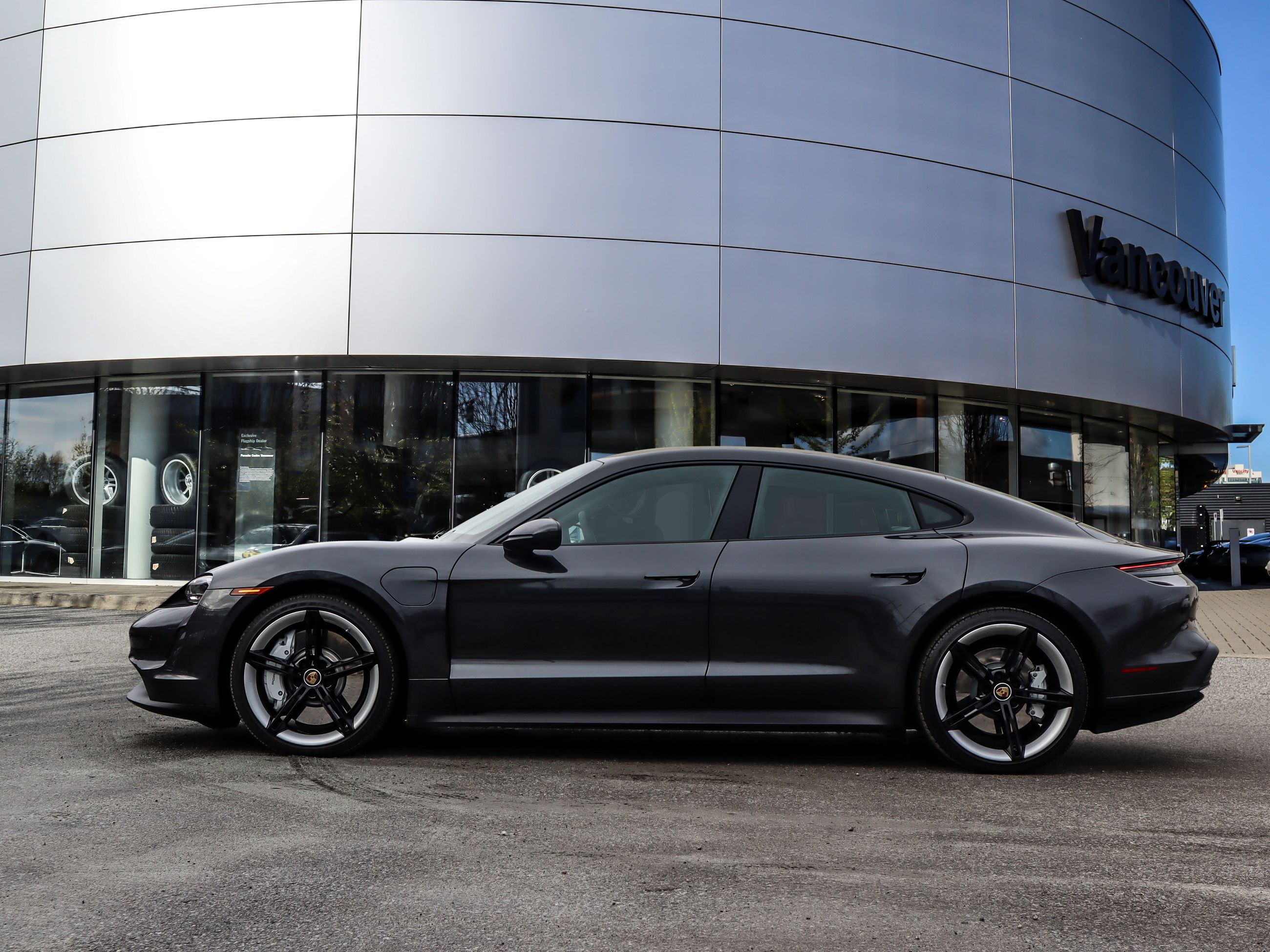 Porsche Taycan  2022 à Vancouver, Colombie-Britannique