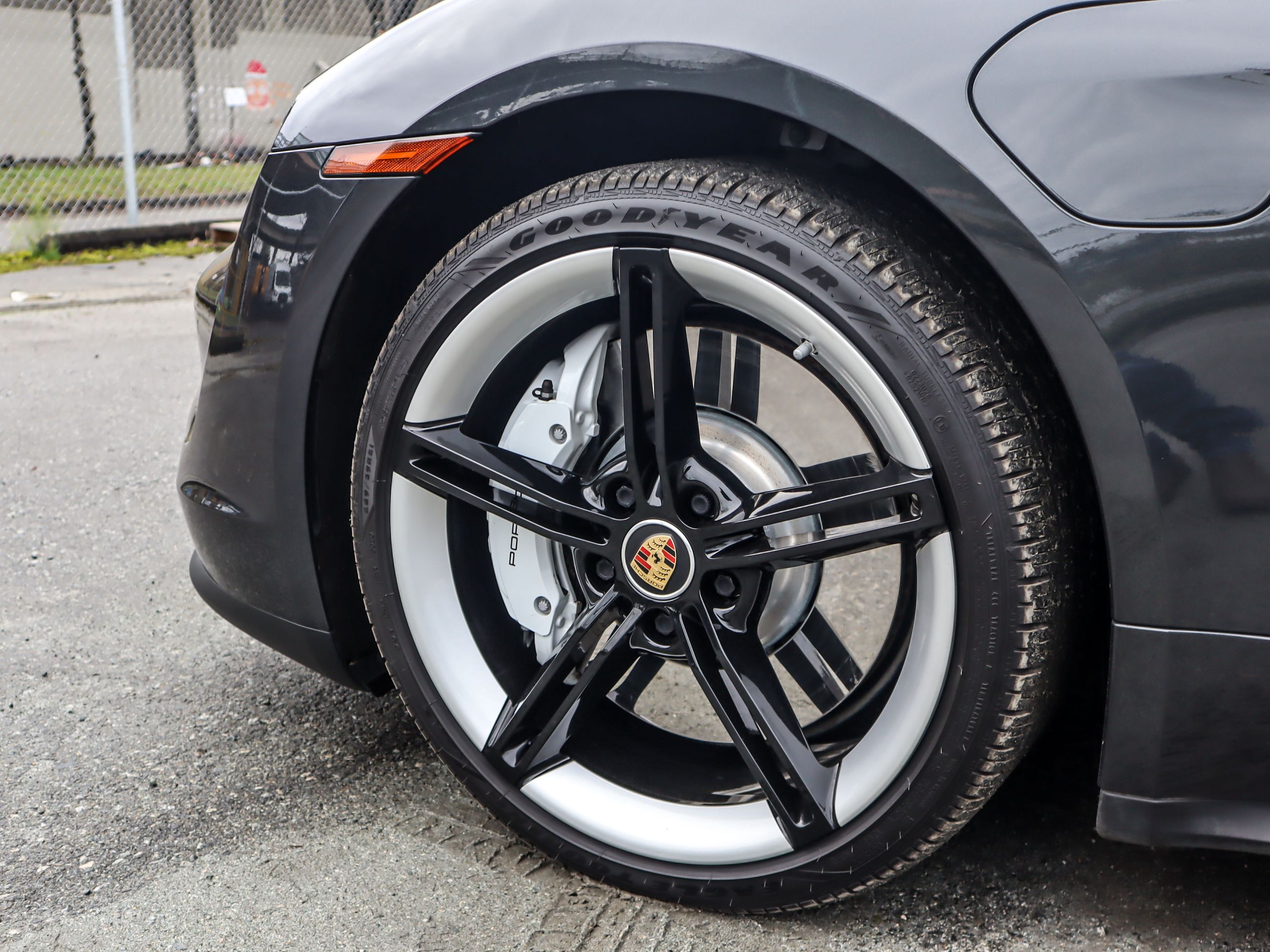 Porsche Taycan  2022 à Vancouver, Colombie-Britannique