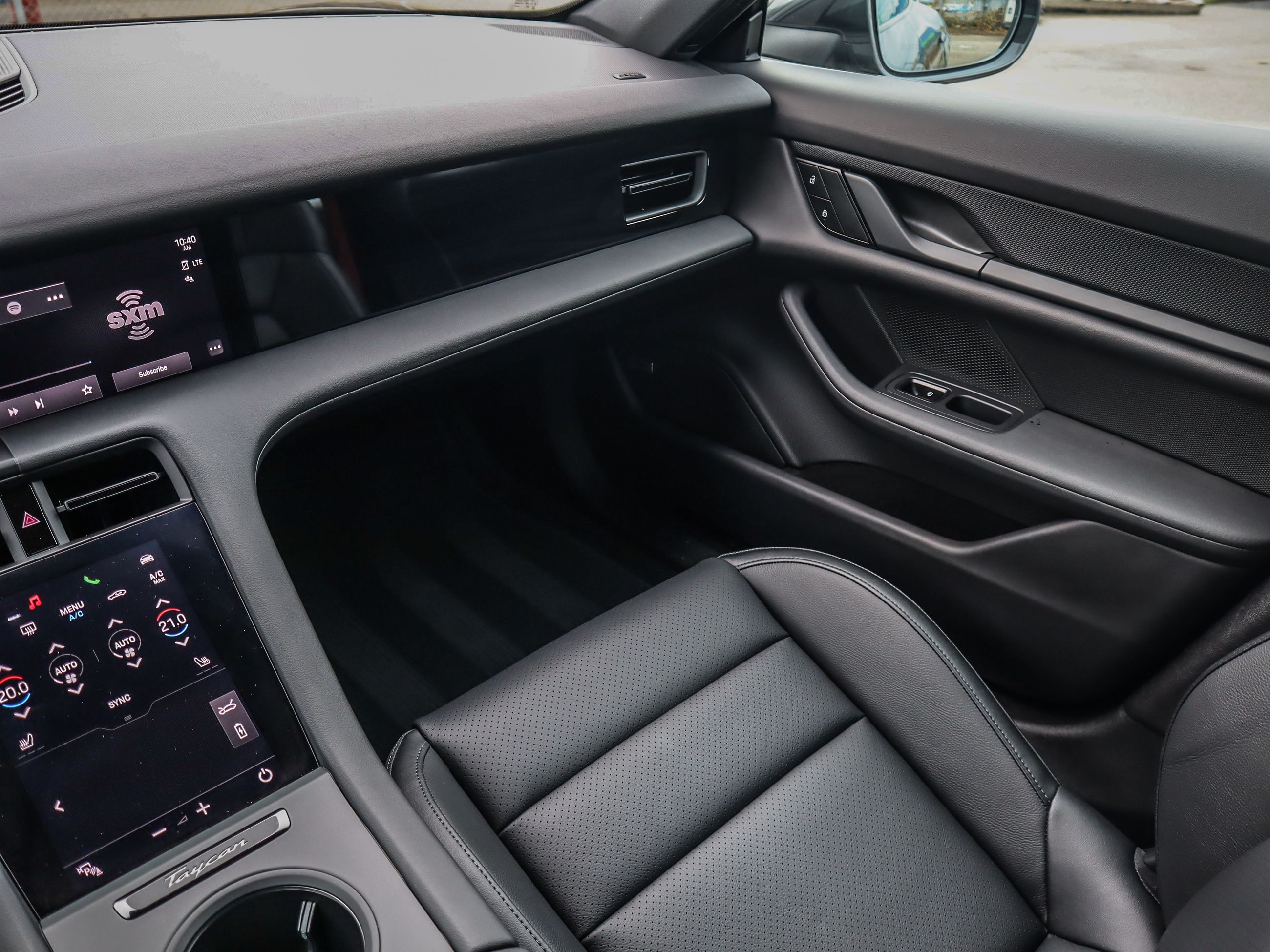 Porsche Taycan  2022 à Vancouver, Colombie-Britannique