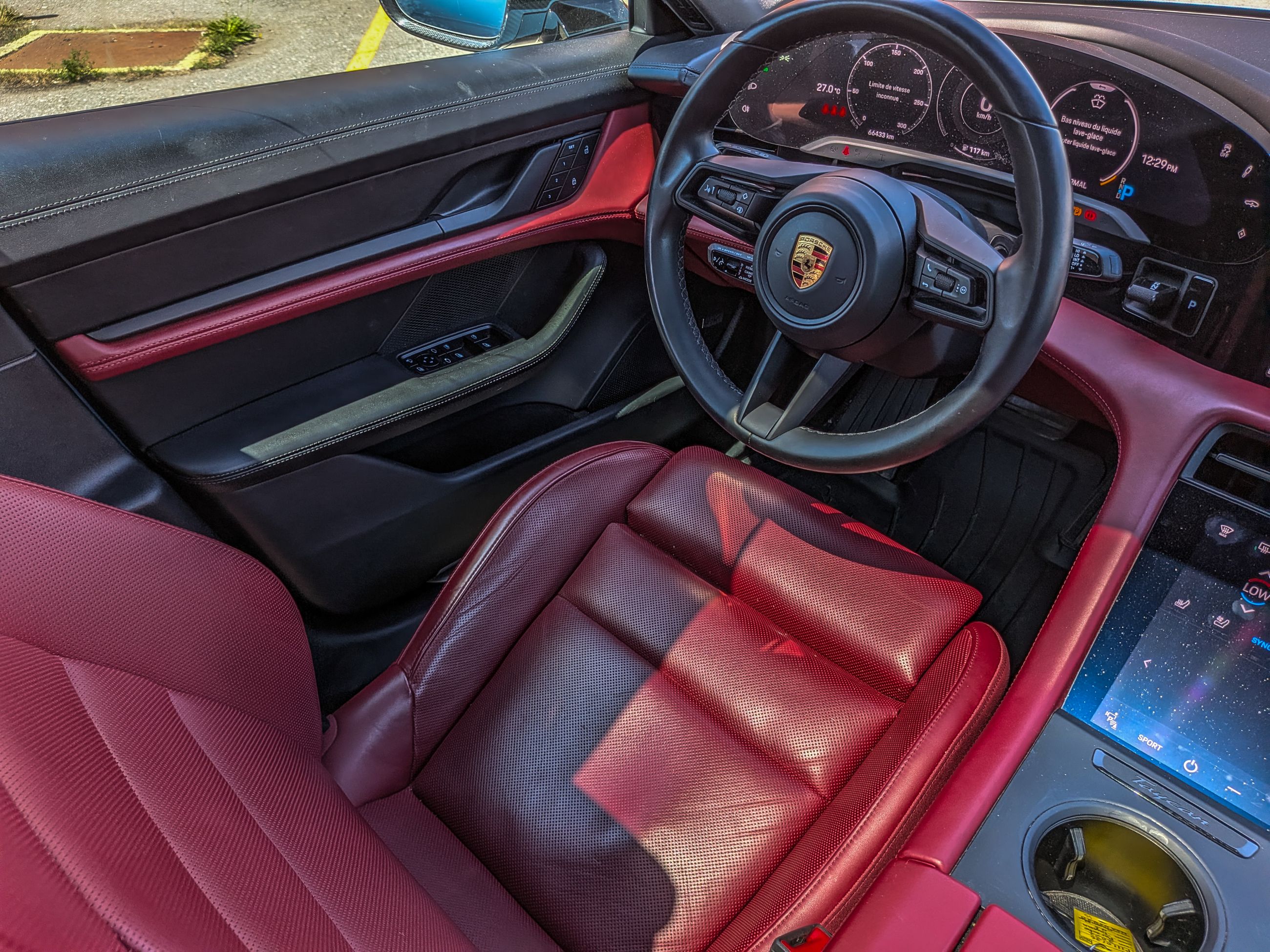 Porsche Taycan  2022 à Vancouver, Colombie-Britannique