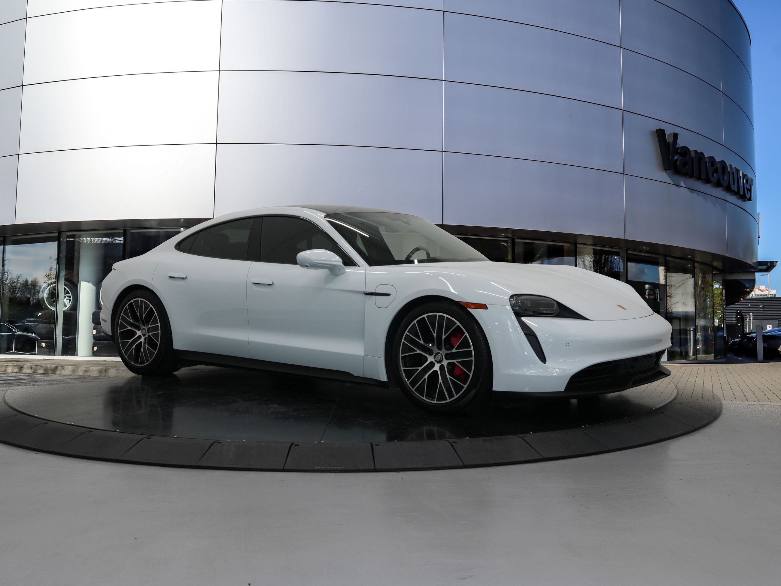 Porsche Taycan  2022 à Vancouver, Colombie-Britannique