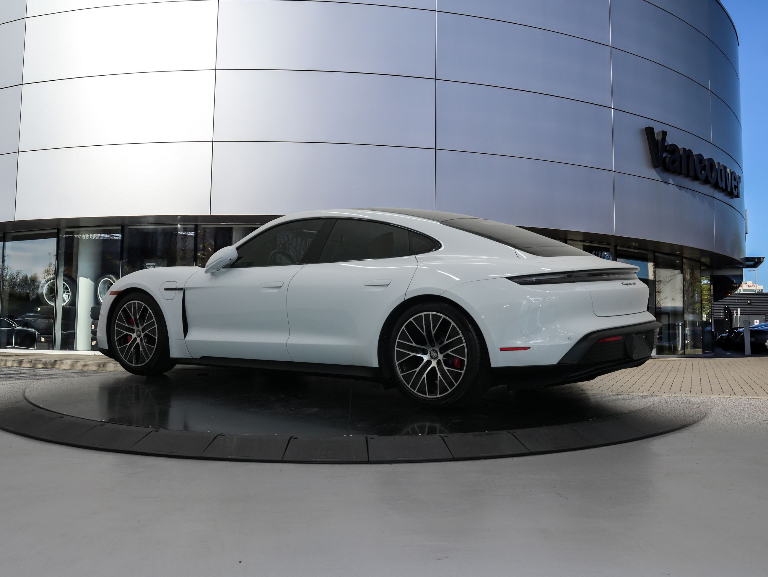 Porsche Taycan  2022 à Vancouver, Colombie-Britannique