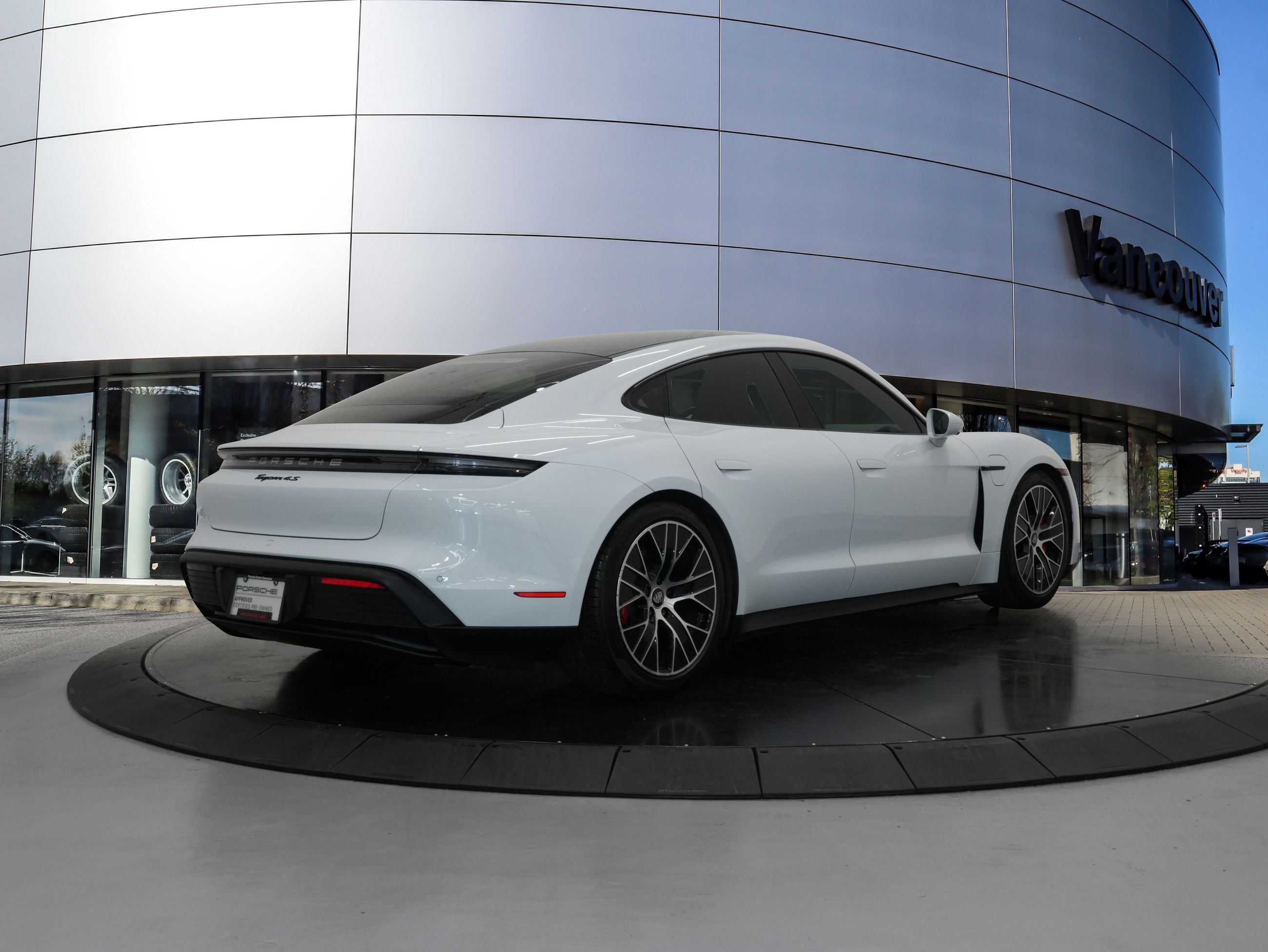 Porsche Taycan  2022 à Vancouver, Colombie-Britannique