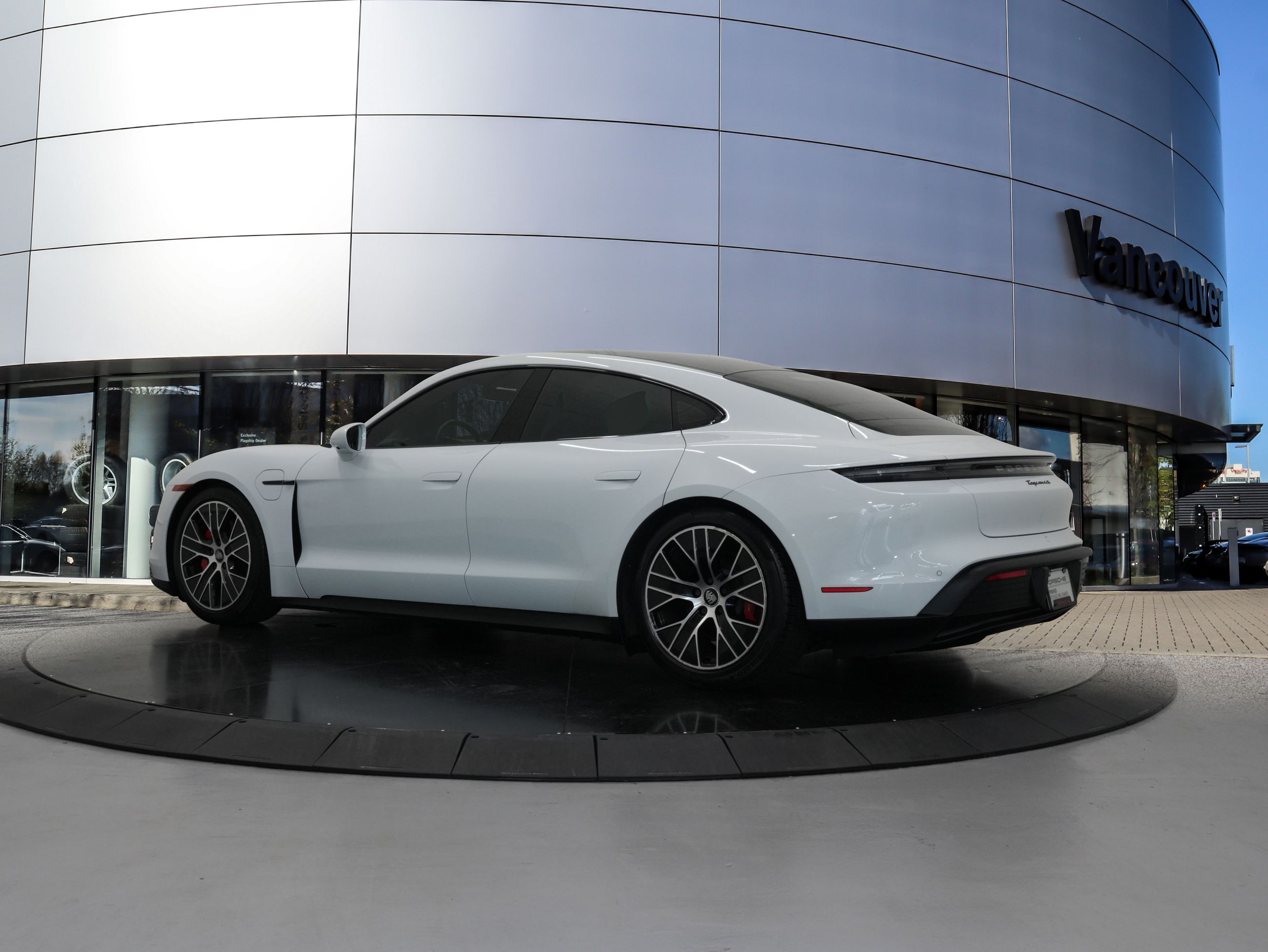 Porsche Taycan  2022 à Vancouver, Colombie-Britannique