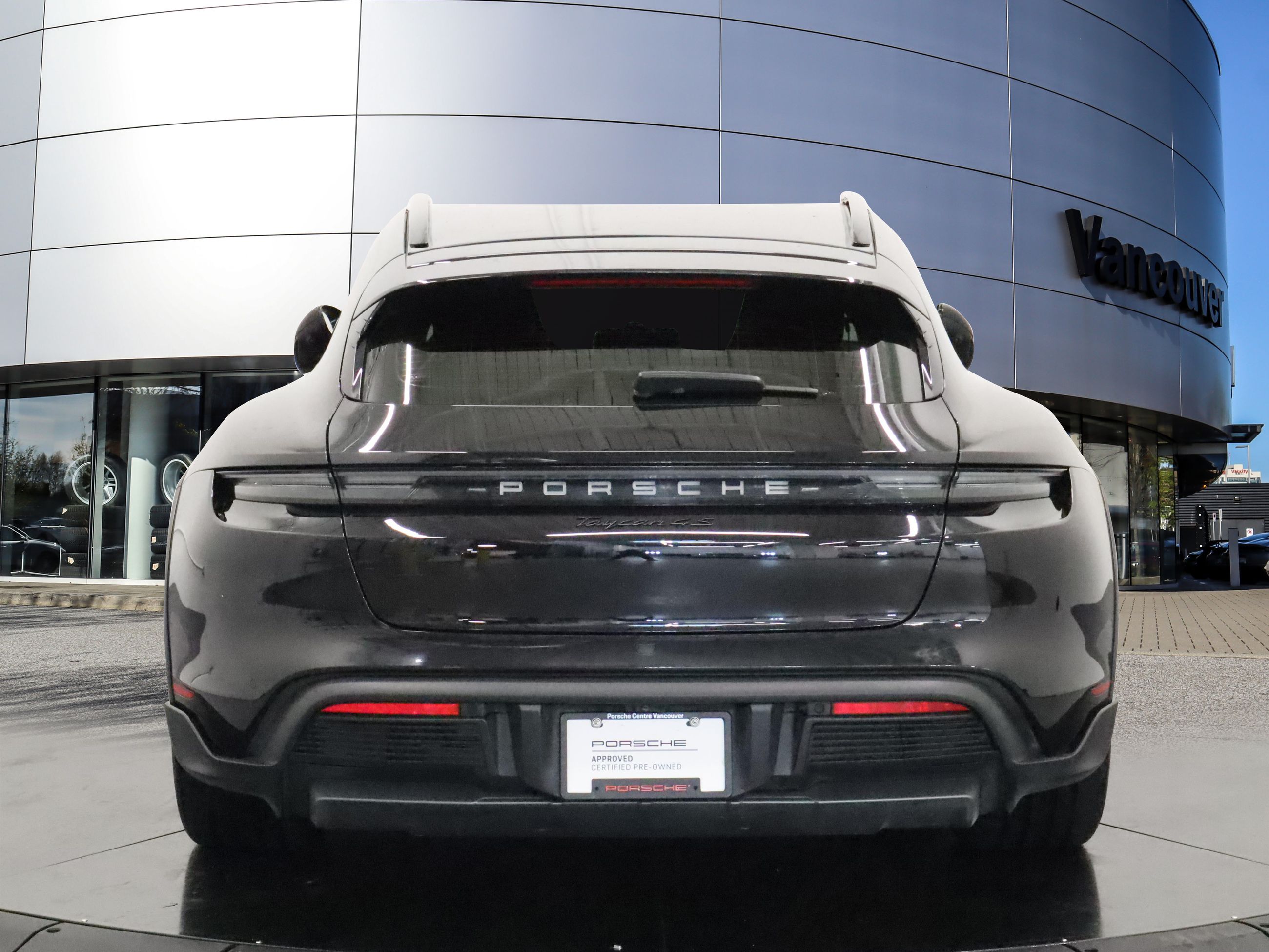 Porsche Taycan  2022 à Vancouver, Colombie-Britannique