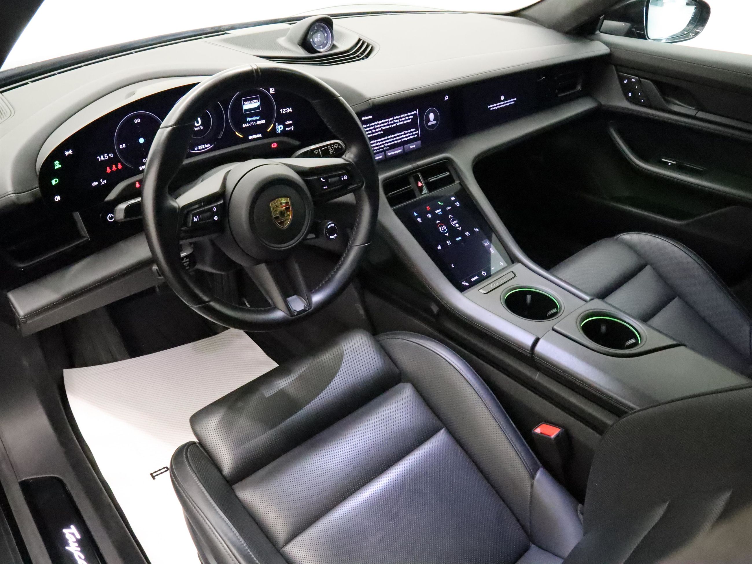Porsche Taycan  2022 à Vancouver, Colombie-Britannique