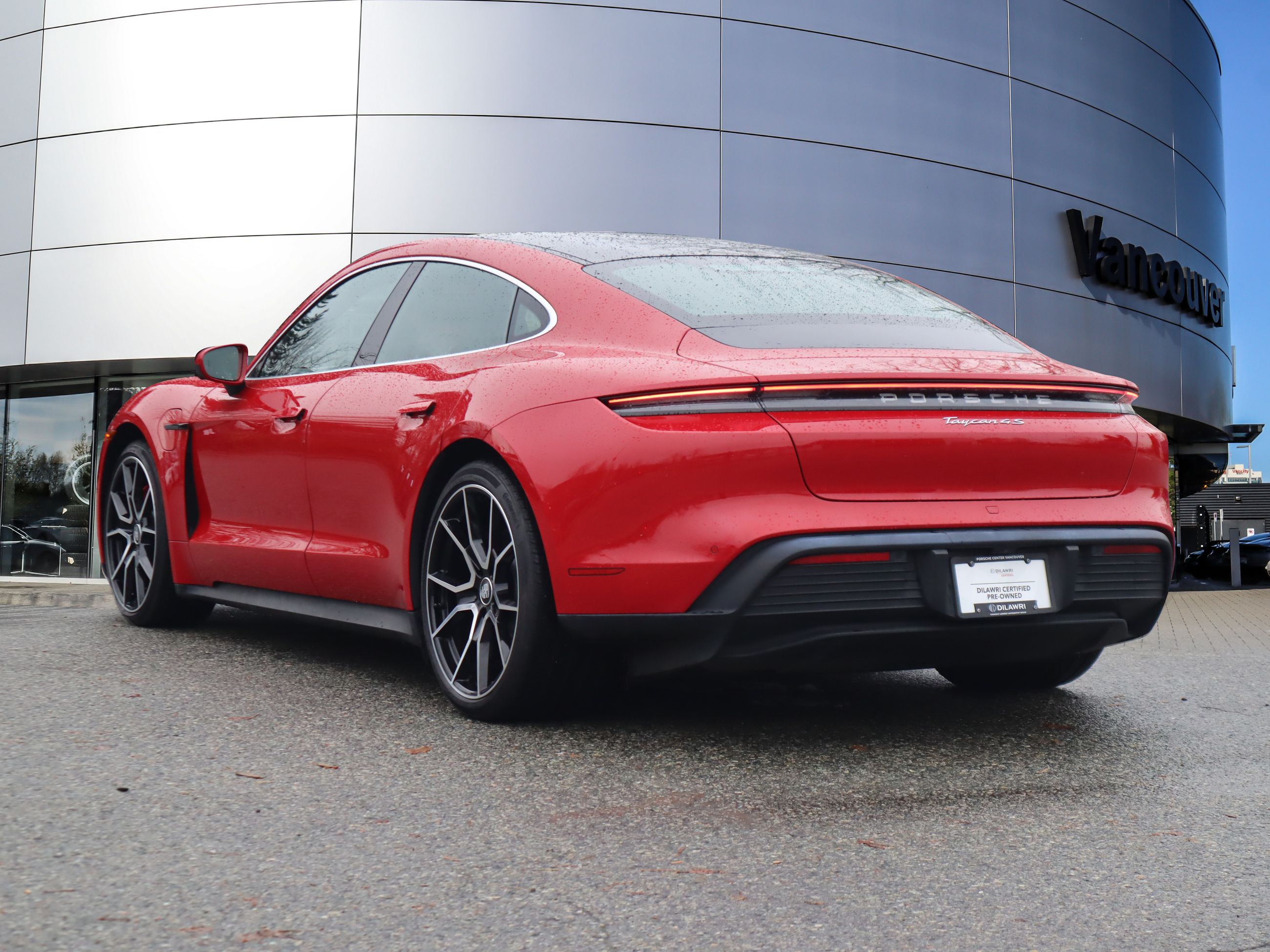 Porsche Taycan  2023 à Vancouver, Colombie-Britannique