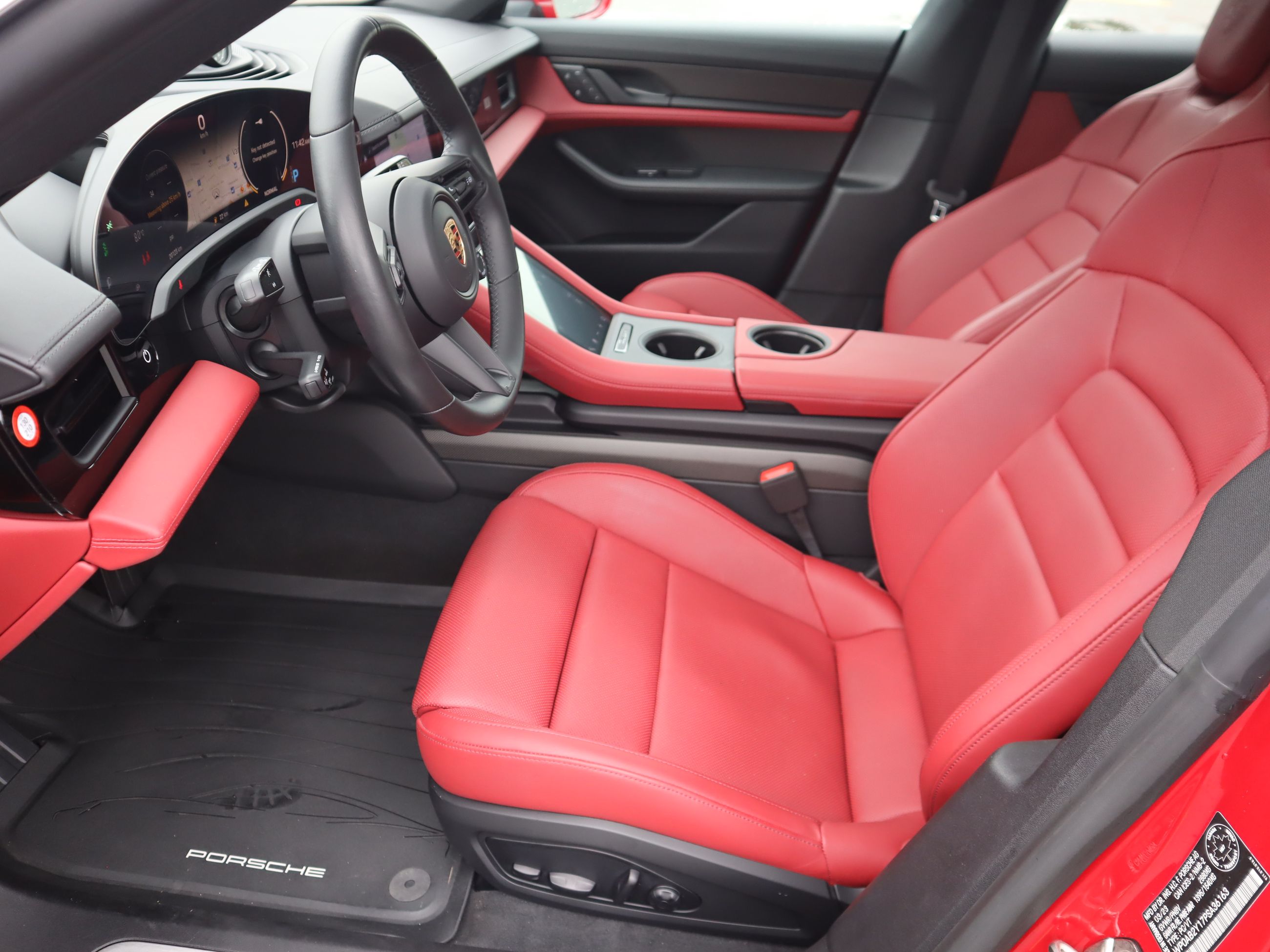 Porsche Taycan  2023 à Vancouver, Colombie-Britannique