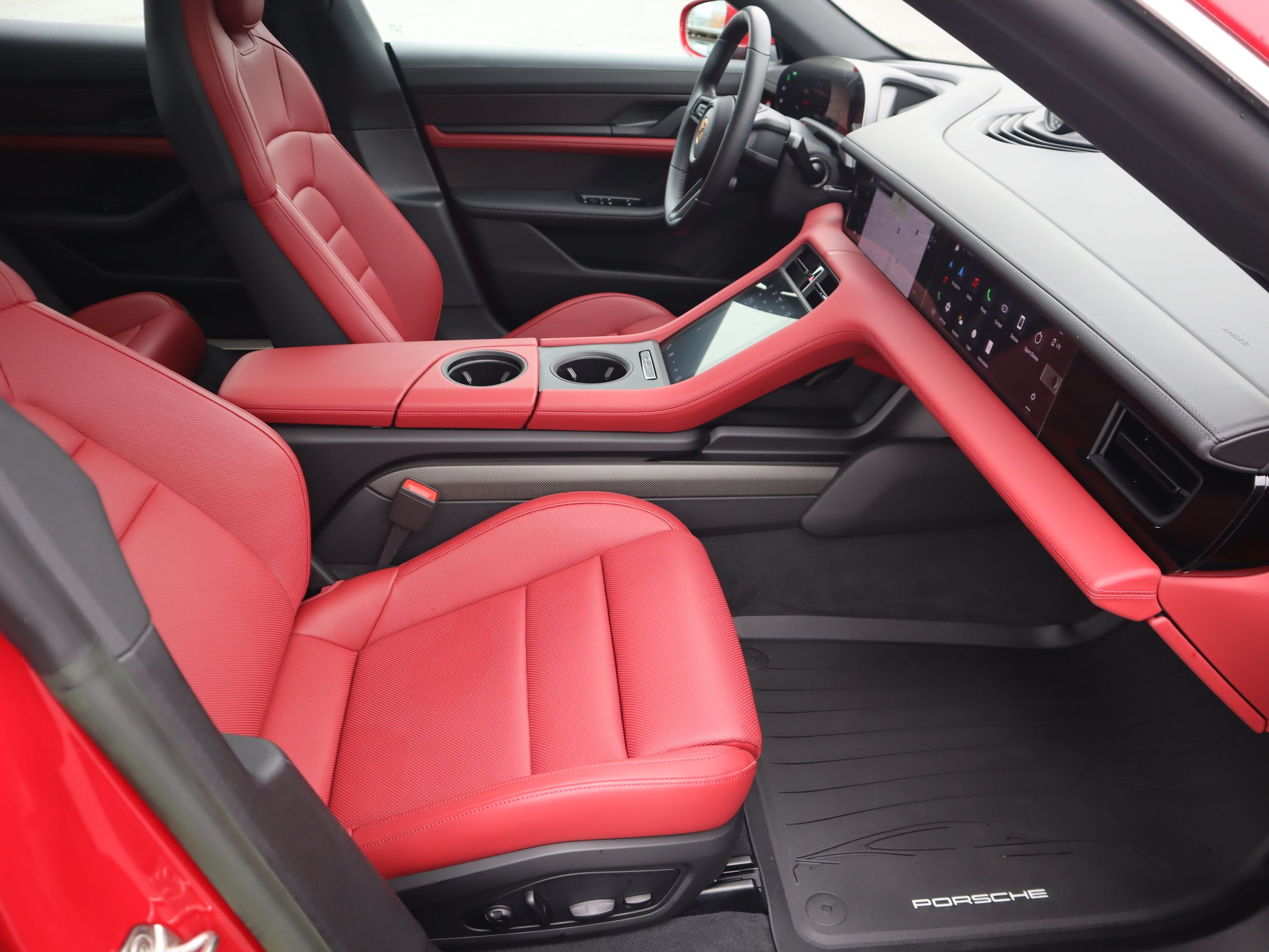 Porsche Taycan  2023 à Vancouver, Colombie-Britannique