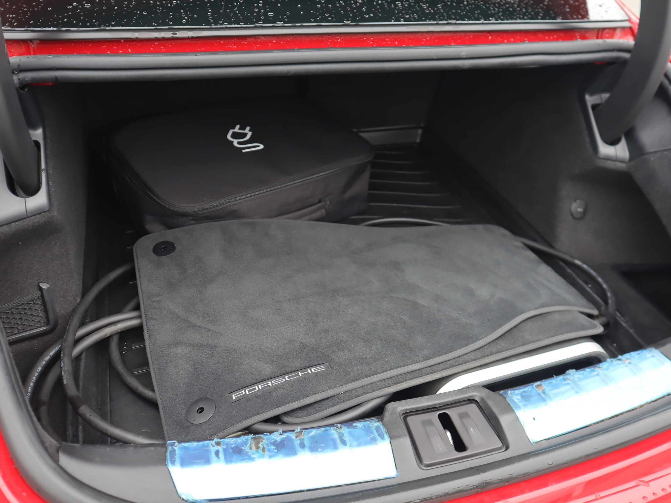 Porsche Taycan  2023 à Vancouver, Colombie-Britannique