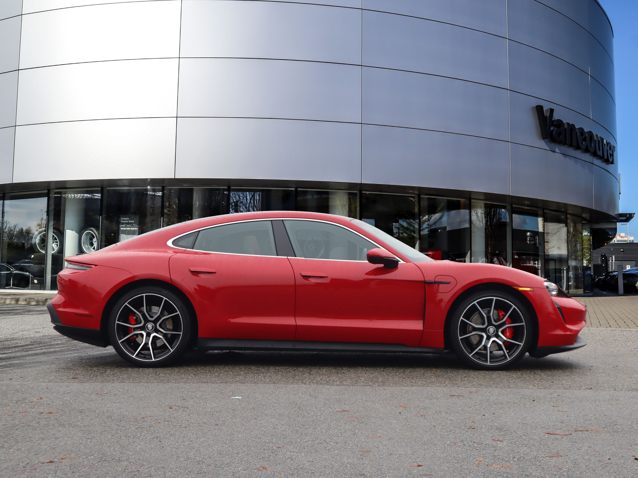 Porsche Taycan  2023 à Vancouver, Colombie-Britannique