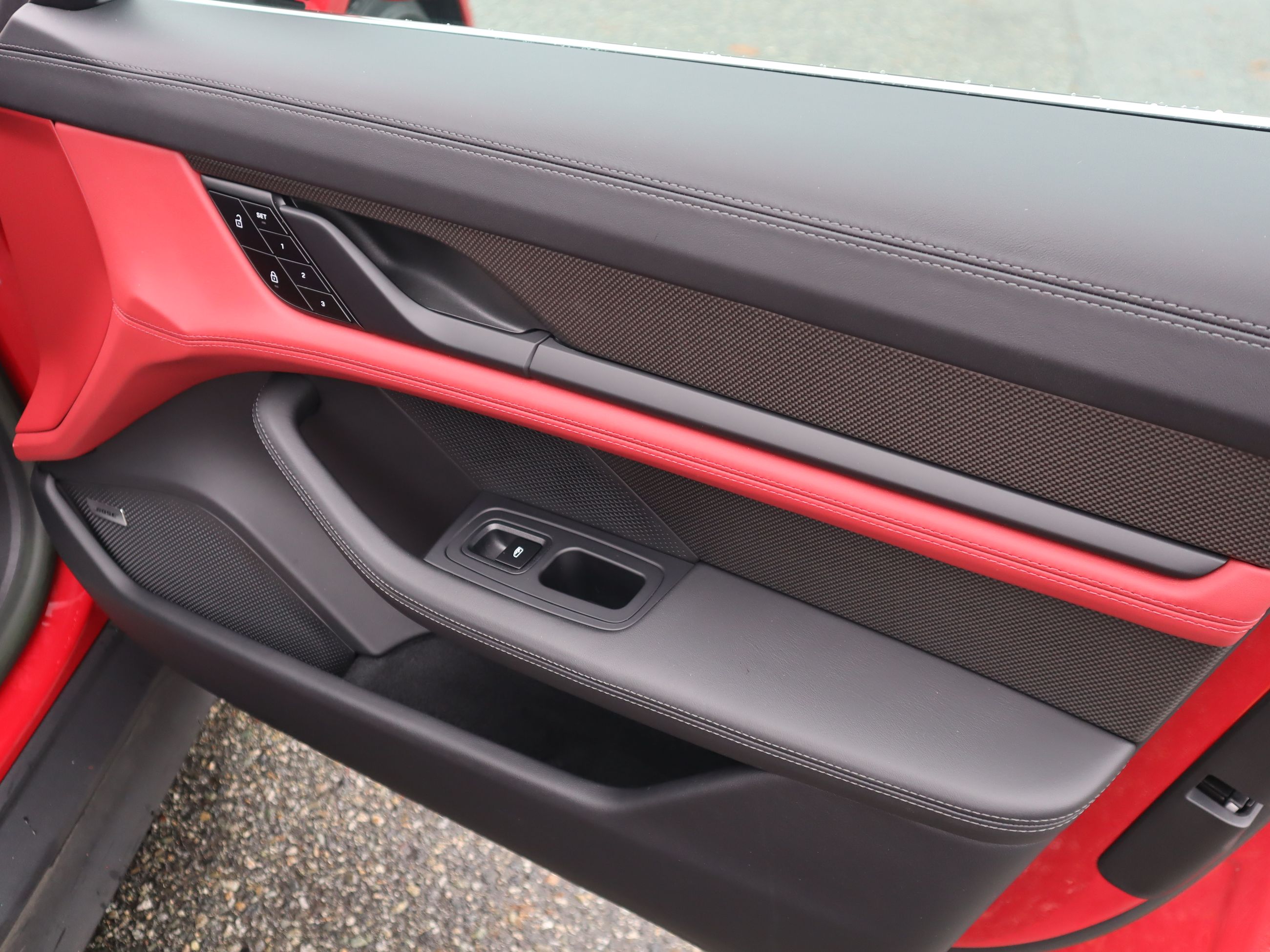 Porsche Taycan  2023 à Vancouver, Colombie-Britannique