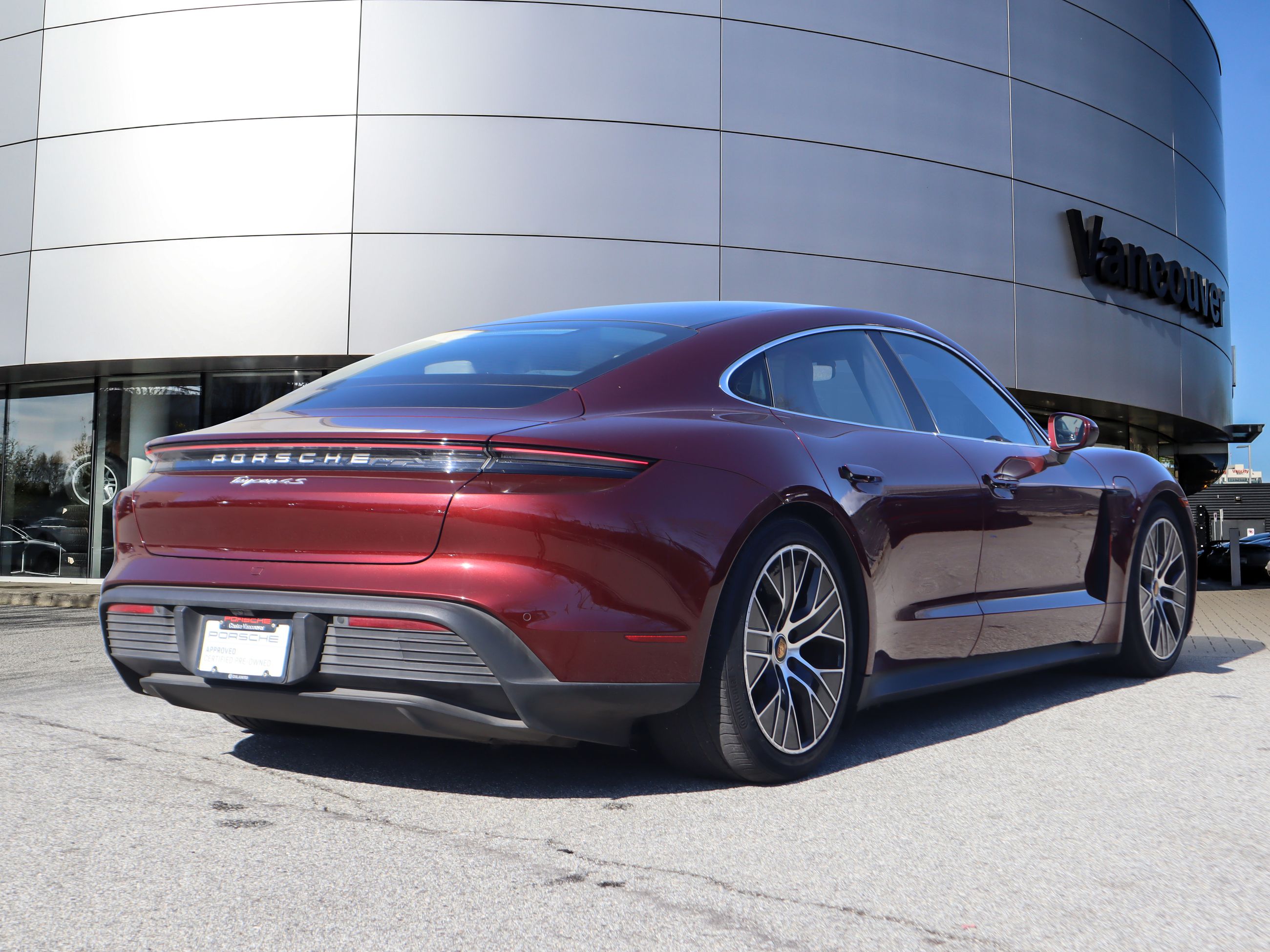 Porsche Taycan  2023 à Vancouver, Colombie-Britannique