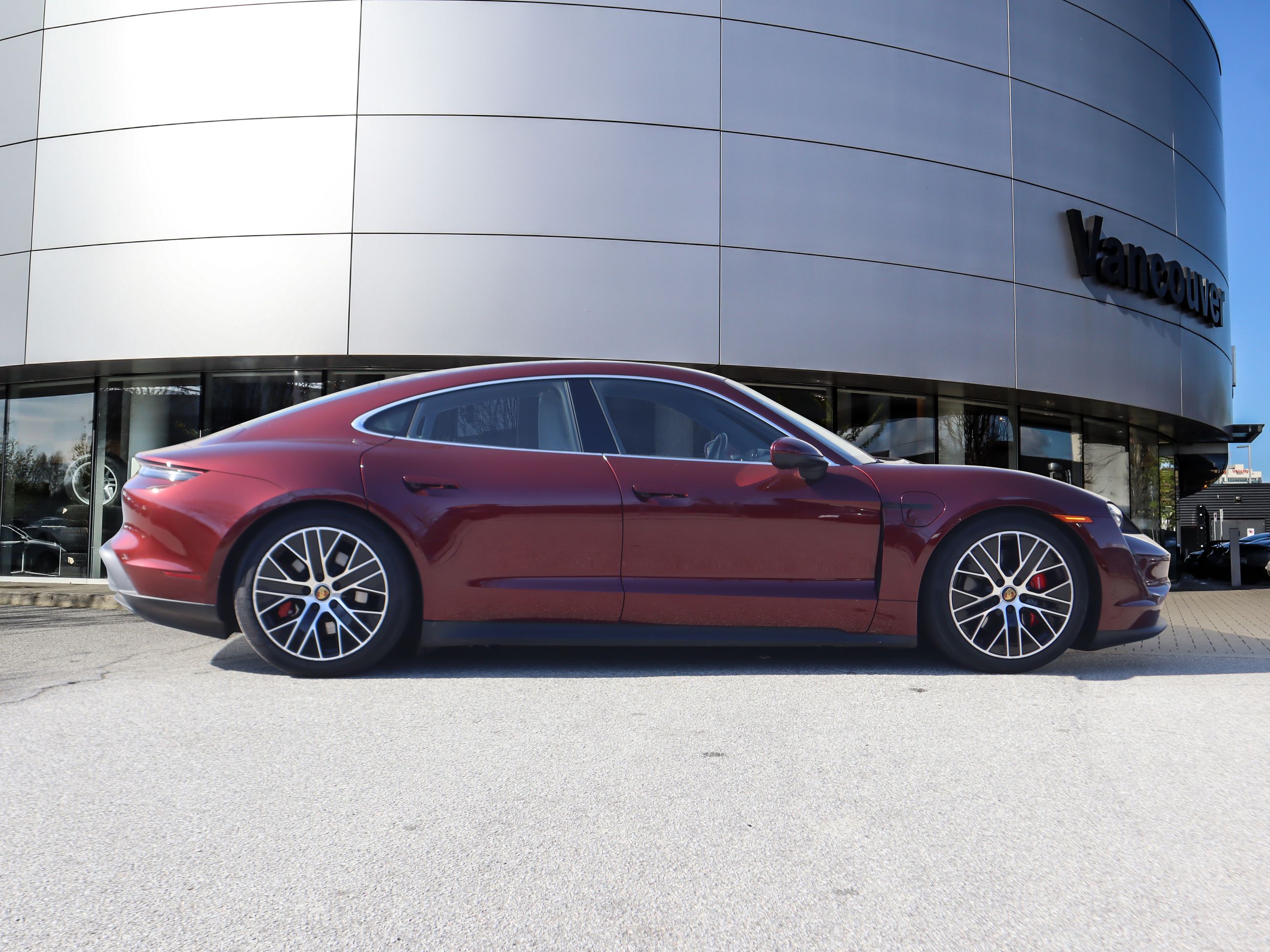 Porsche Taycan  2023 à Vancouver, Colombie-Britannique