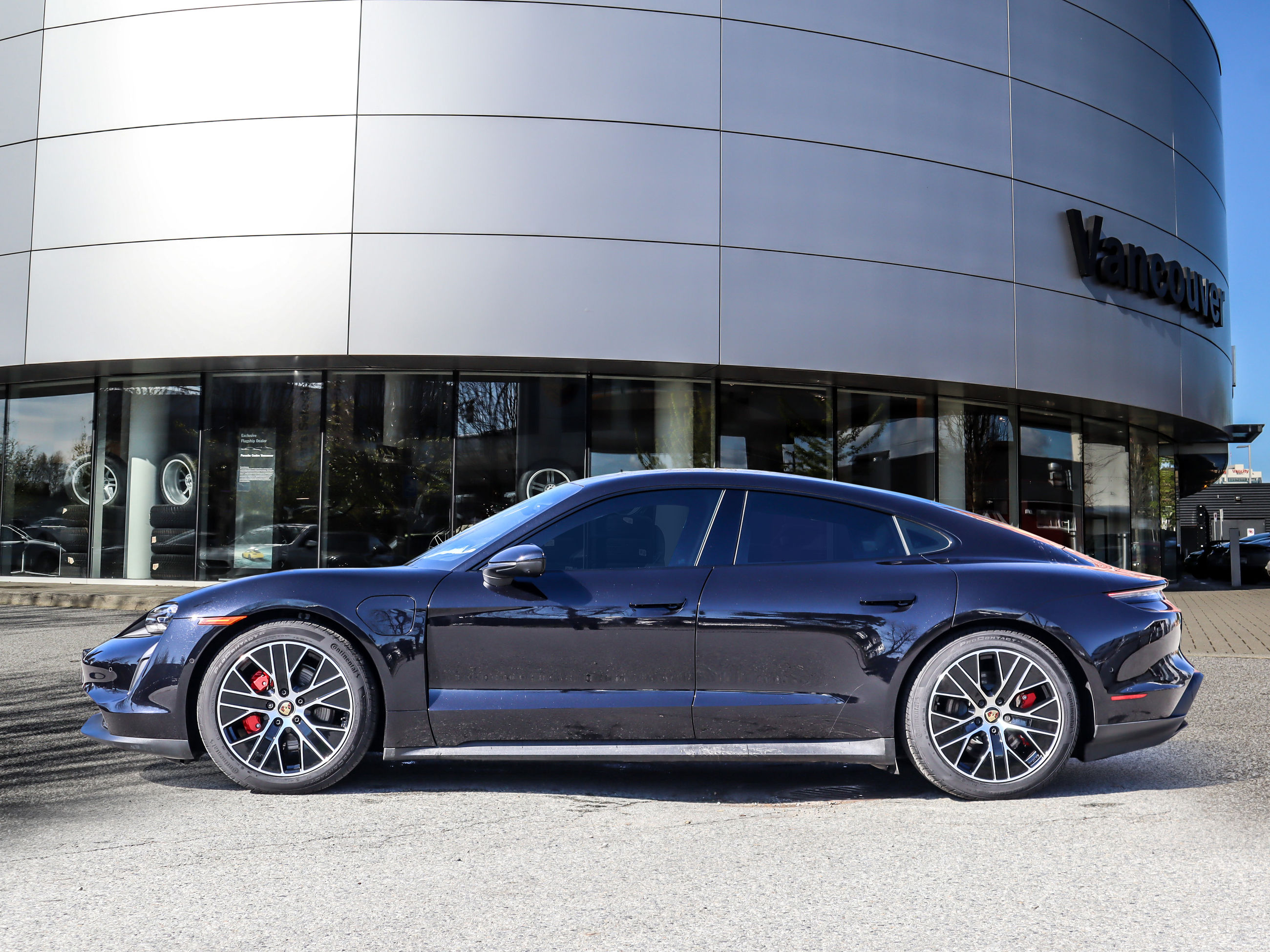 Porsche Taycan  2024 à Vancouver, Colombie-Britannique