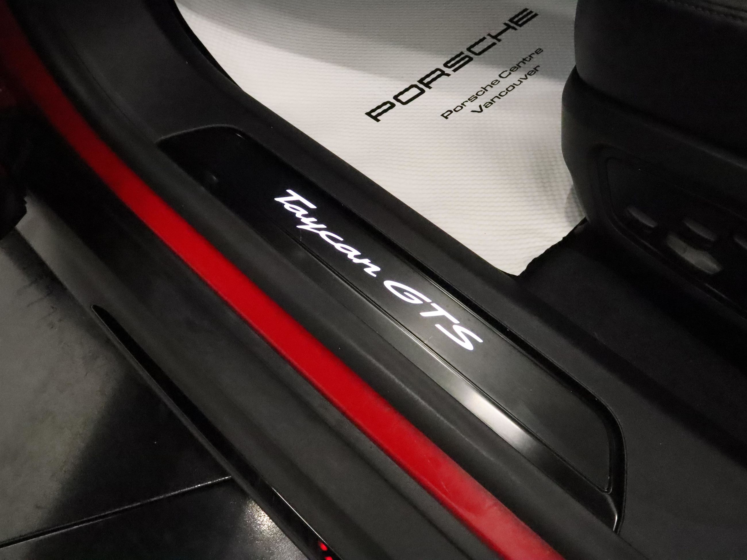 Porsche Taycan  2024 à Vancouver, Colombie-Britannique