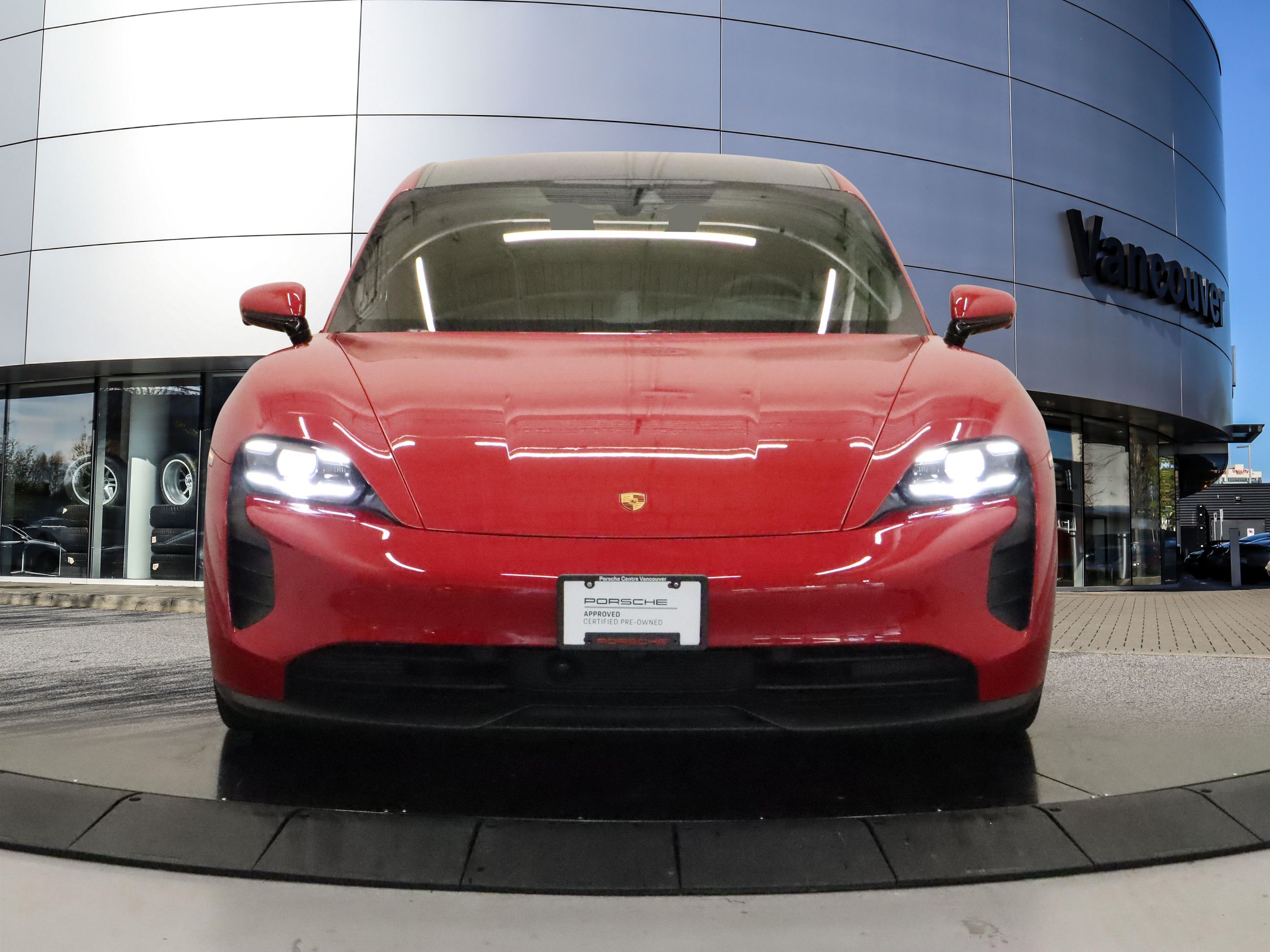 Porsche Taycan  2024 à Vancouver, Colombie-Britannique