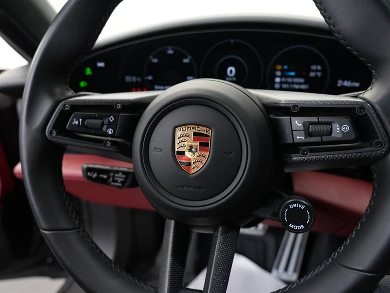 Porsche Taycan  2024 à Vancouver, Colombie-Britannique