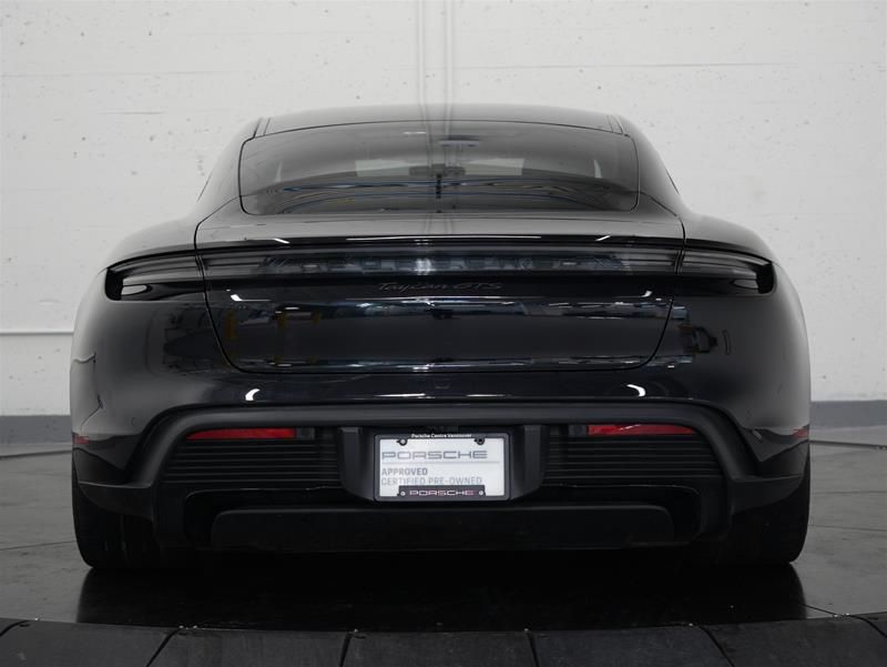 Porsche Taycan  2024 à Vancouver, Colombie-Britannique