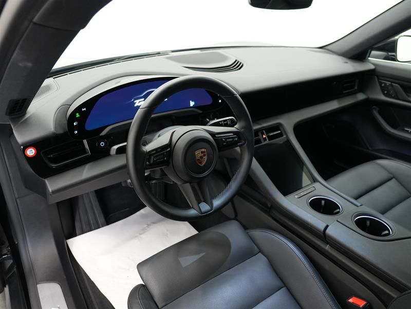 Porsche Taycan  2024 à Vancouver, Colombie-Britannique