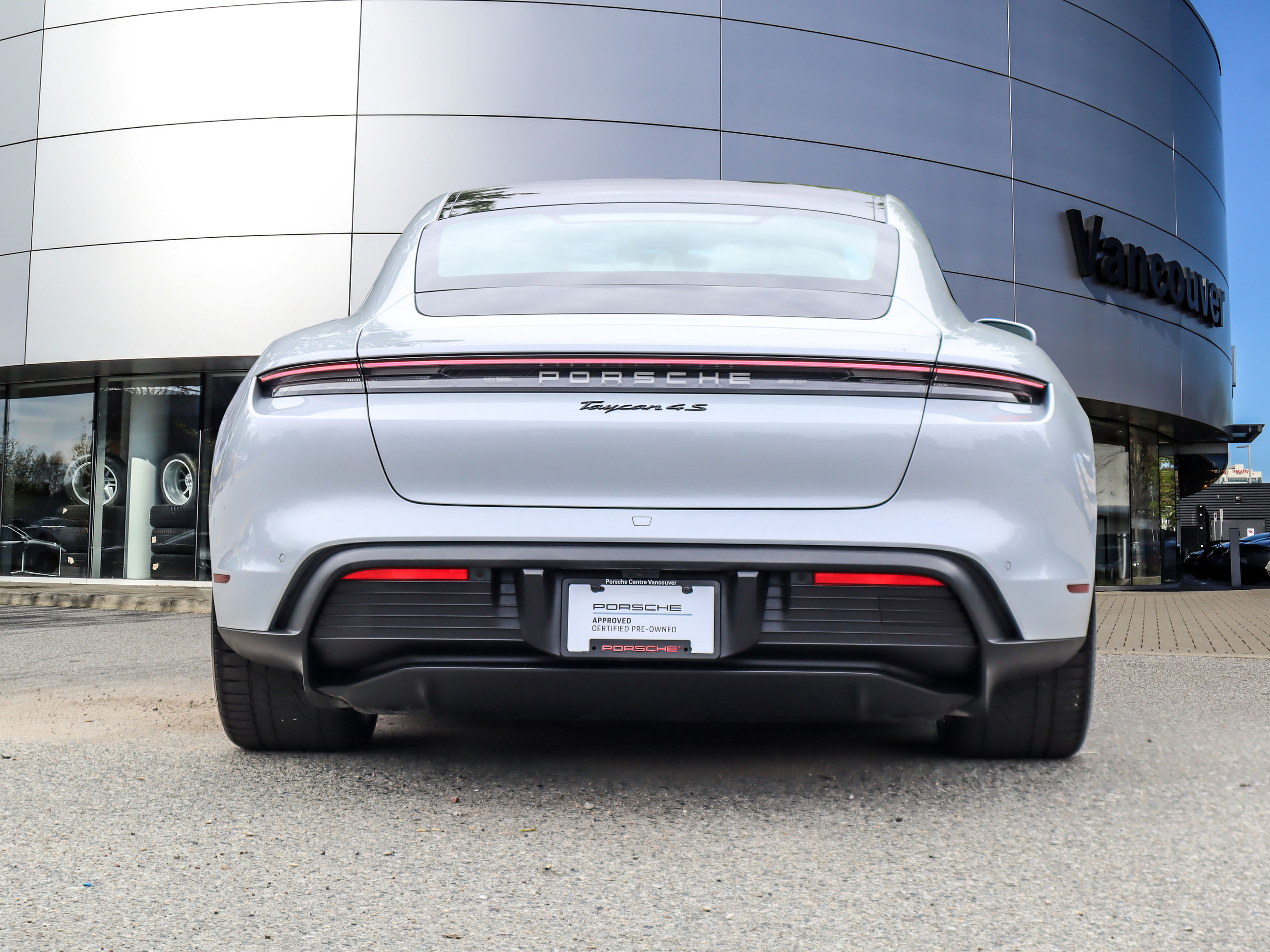 Porsche Taycan  2025 à Vancouver, Colombie-Britannique