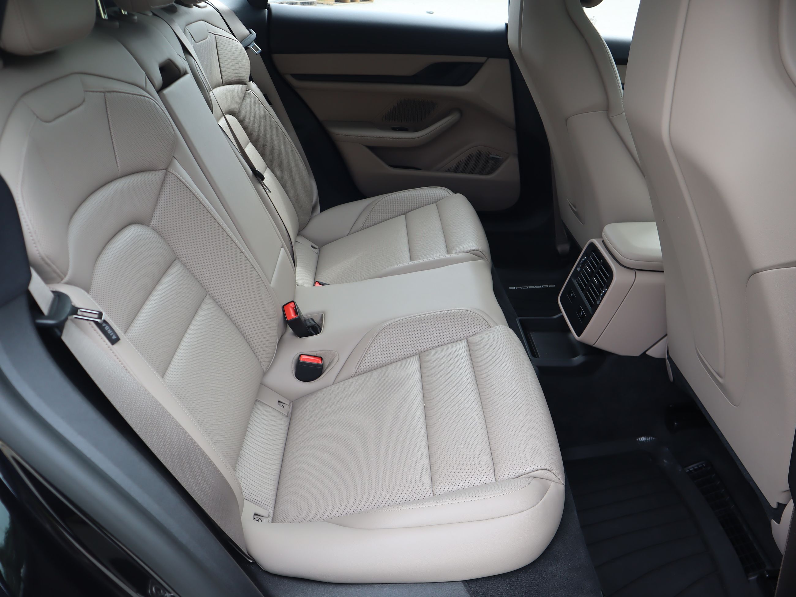 Porsche Taycan  2025 à Vancouver, Colombie-Britannique