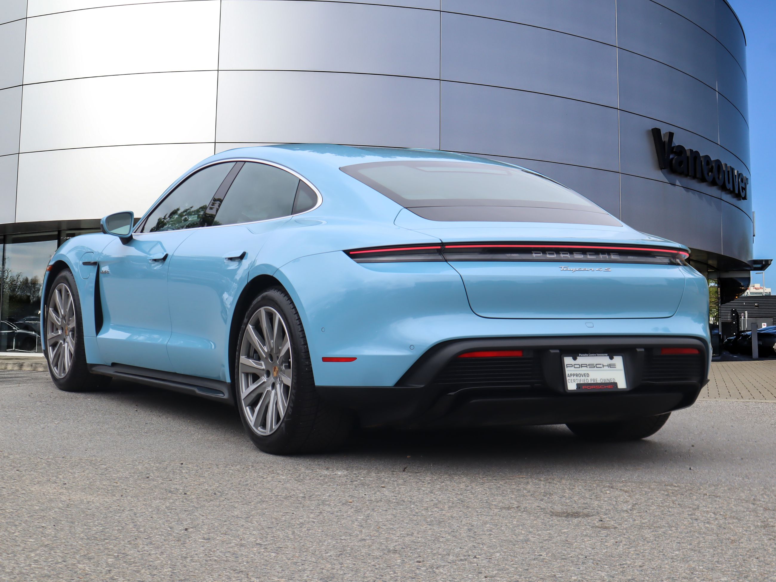 Porsche Taycan  2025 à Vancouver, Colombie-Britannique
