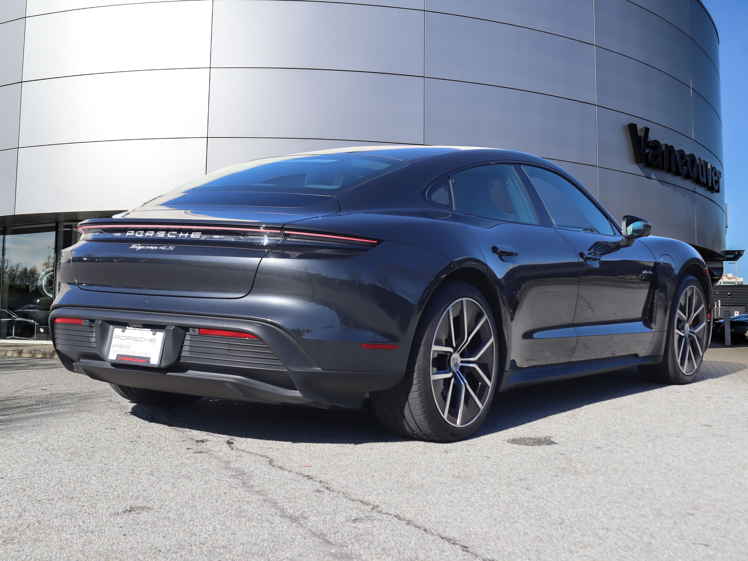 Porsche Taycan  2025 à Vancouver, Colombie-Britannique