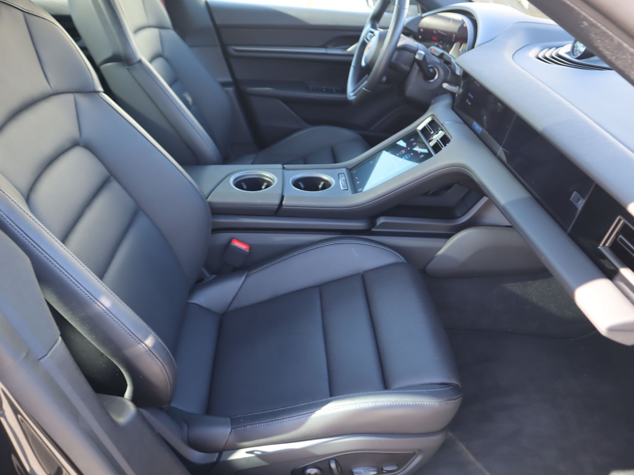 Porsche Taycan  2025 à Vancouver, Colombie-Britannique