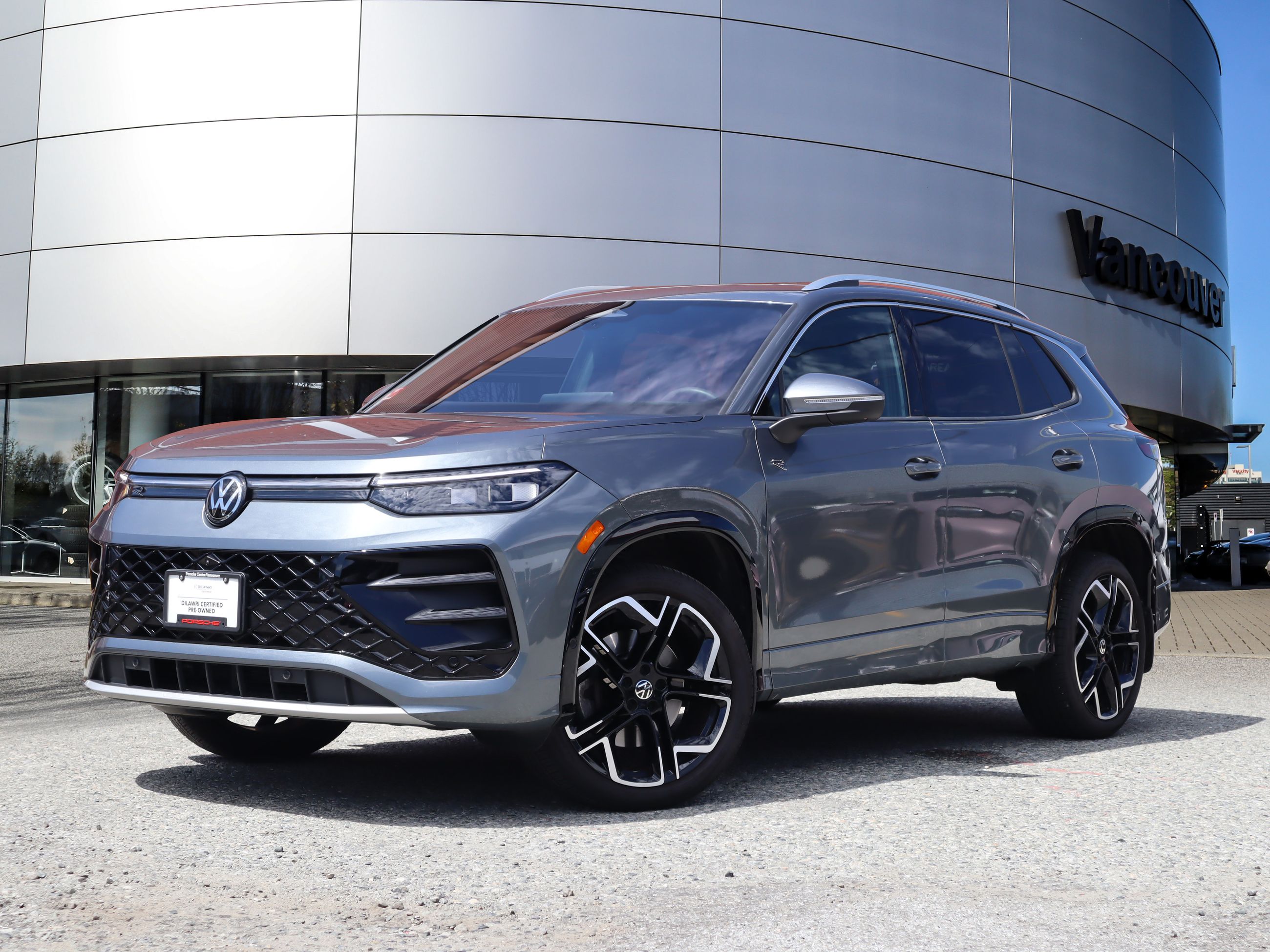 2025 Volkswagen Tiguan Highline R-Line 4MOTION
