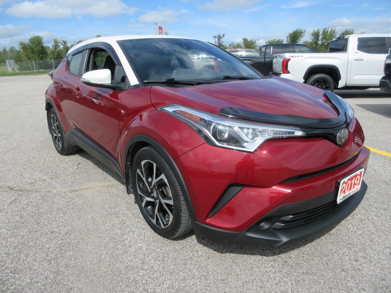 Photo 2019 Toyota C-HR XLE #8