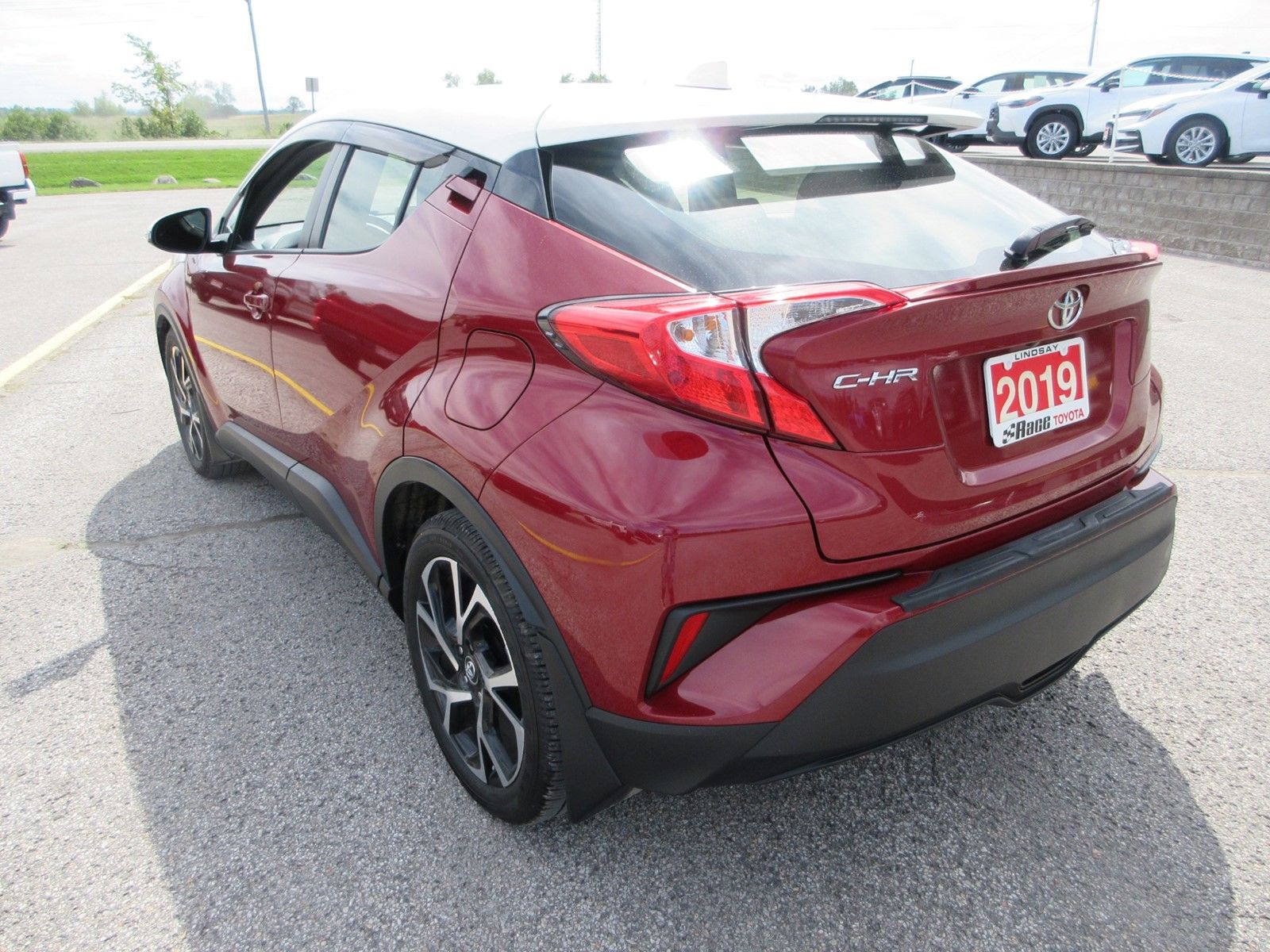 Photo 2019 Toyota C-HR XLE #3
