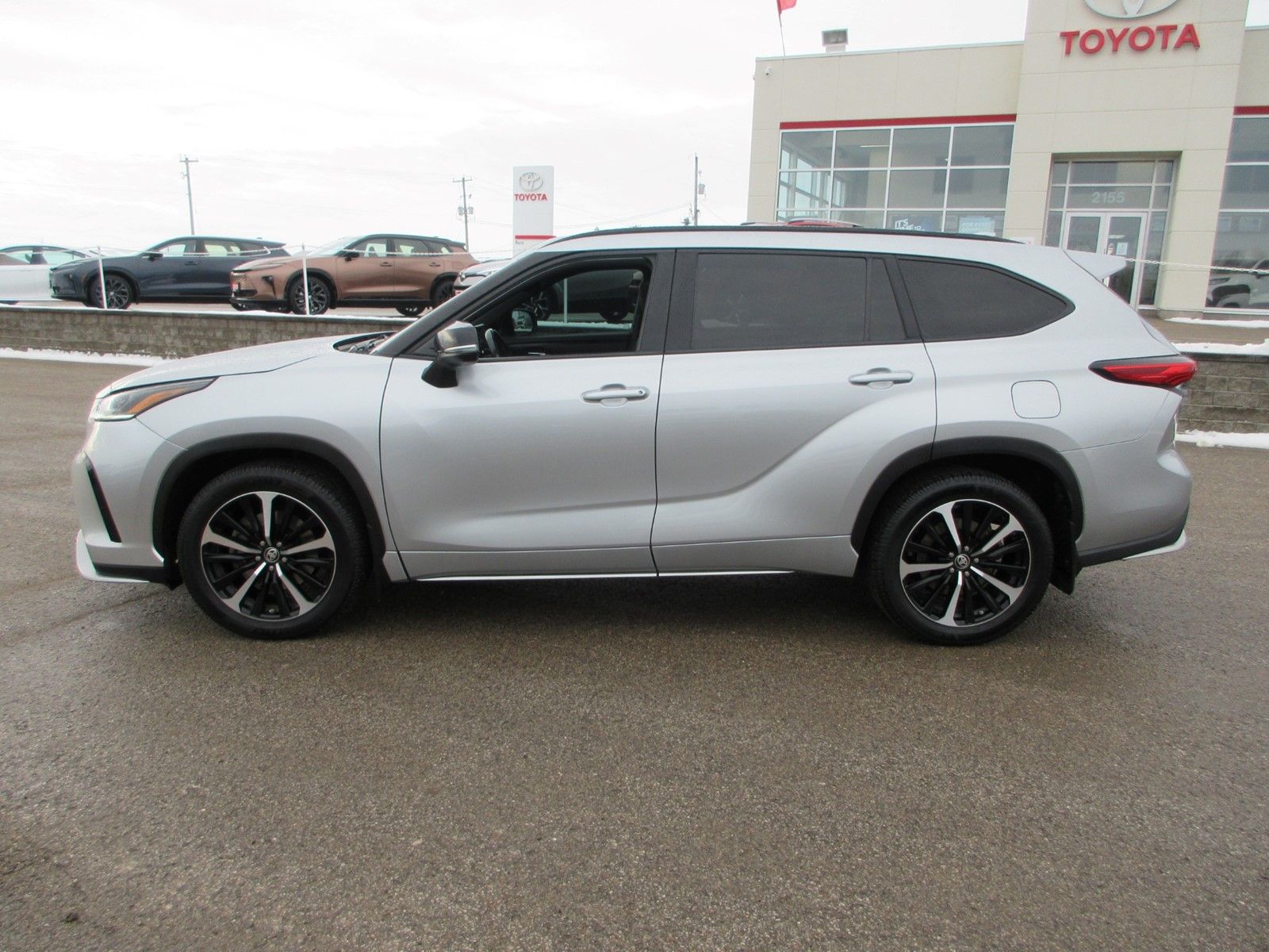 Photo 2021 Toyota Highlander XSE AWD #2