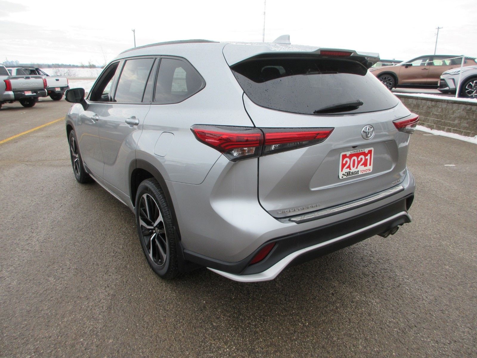 Photo 2021 Toyota Highlander XSE AWD #3