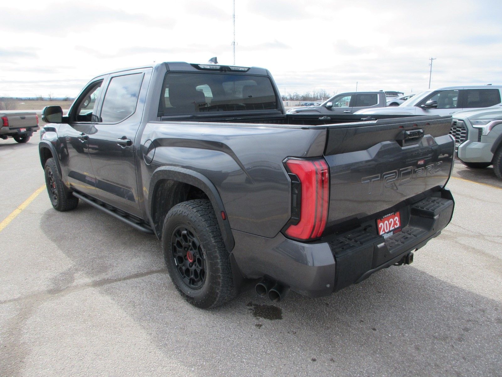 Photo 2023 Toyota Tundra Limited CrewMax #3