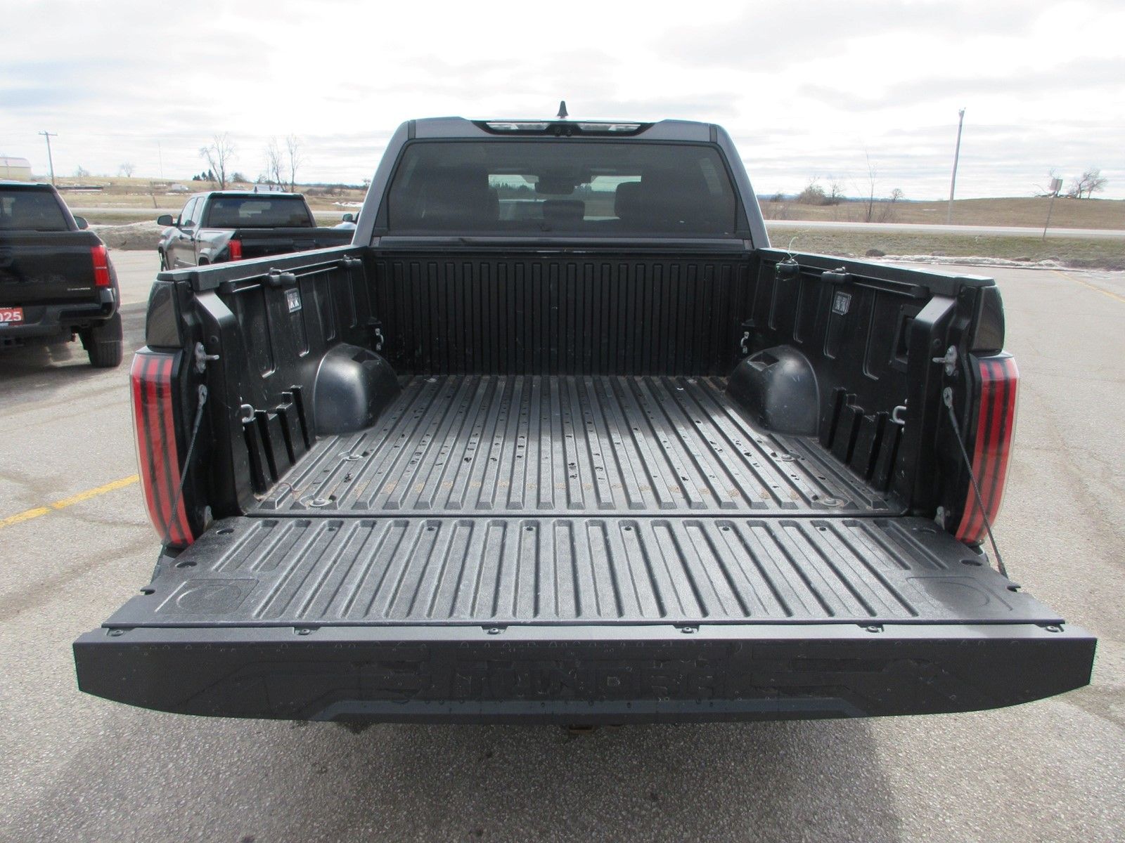 Photo 2023 Toyota Tundra Limited CrewMax #5