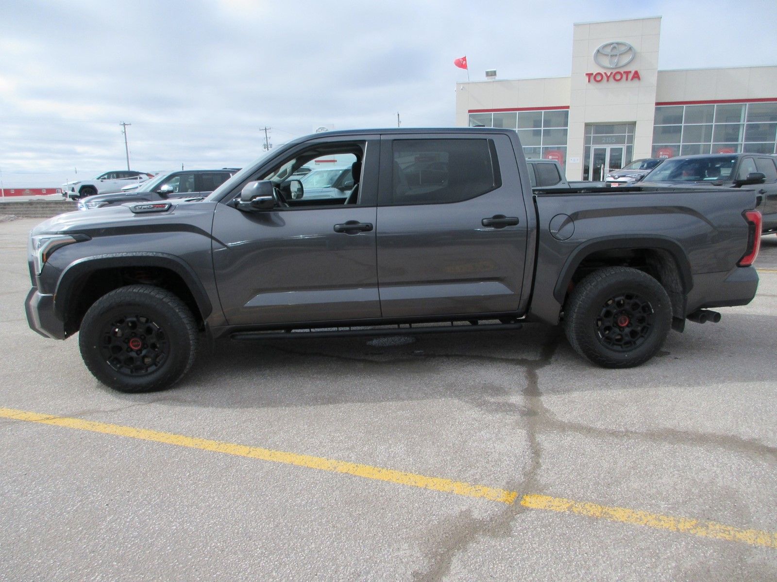 Photo 2023 Toyota Tundra Limited CrewMax #2